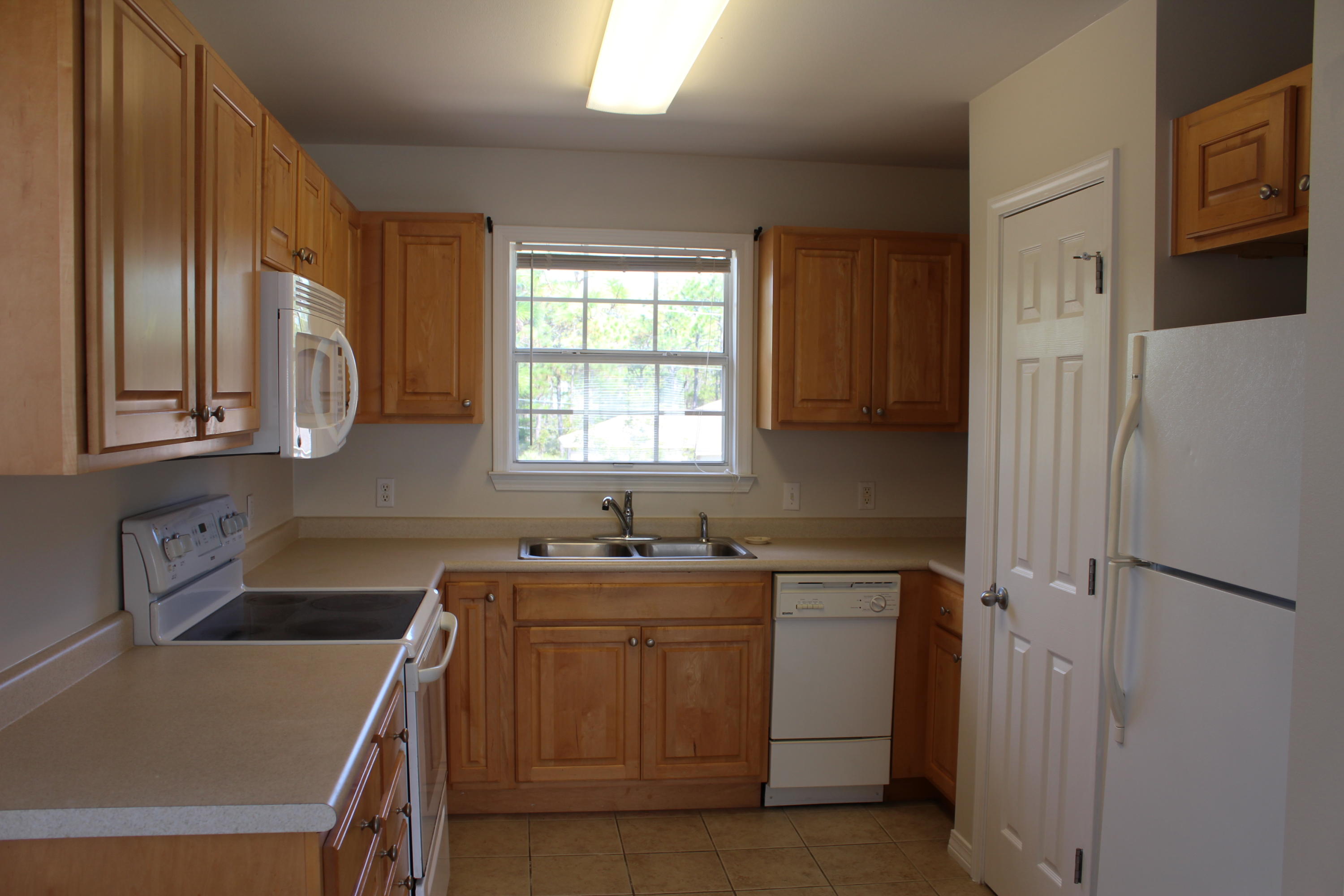 SHELTER COVE ESTATES - Residential Lease