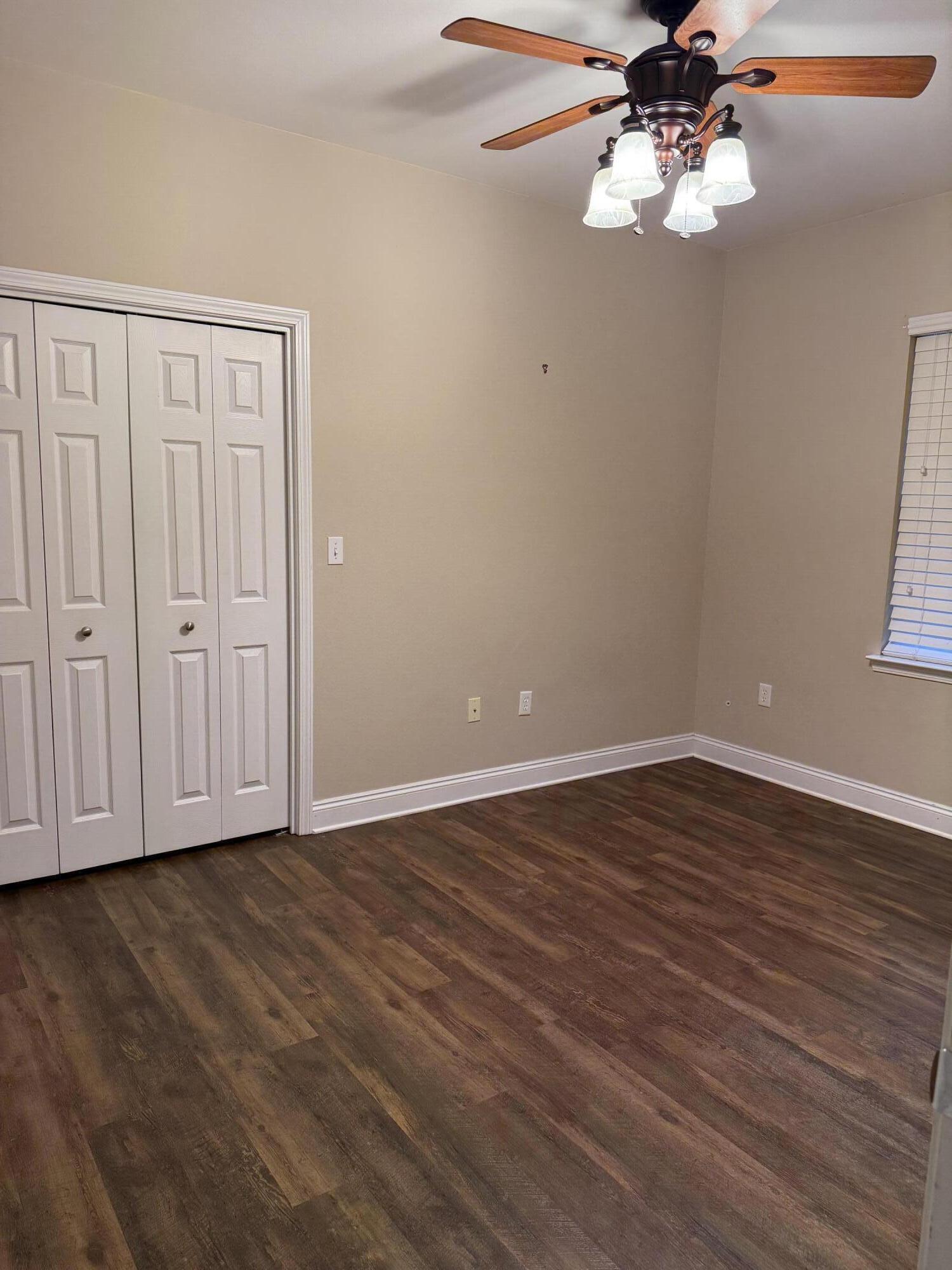 OAKWOOD HILLS UNIT 3 - Residential Lease