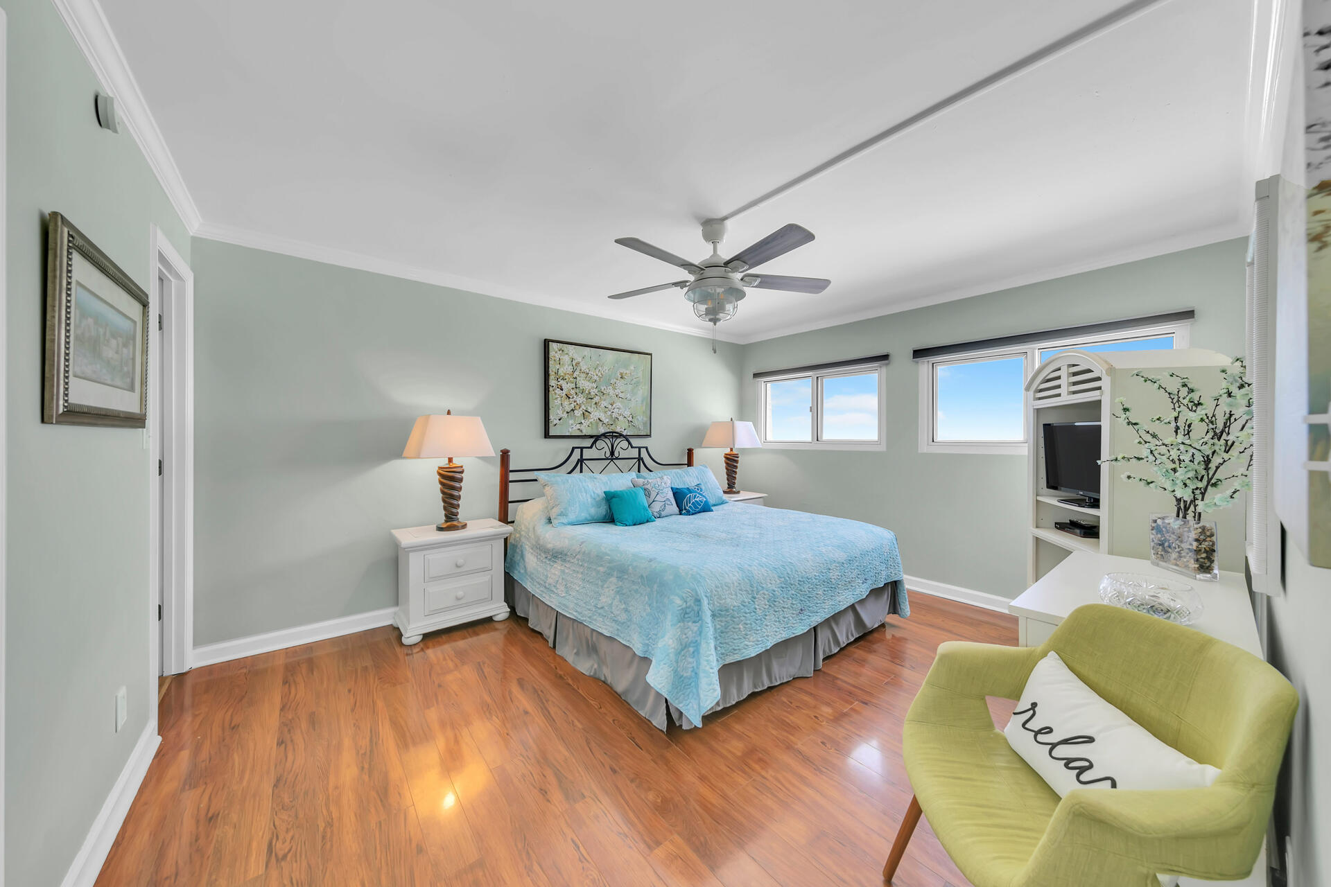BEACH HOUSE CONDO PH I - Residential