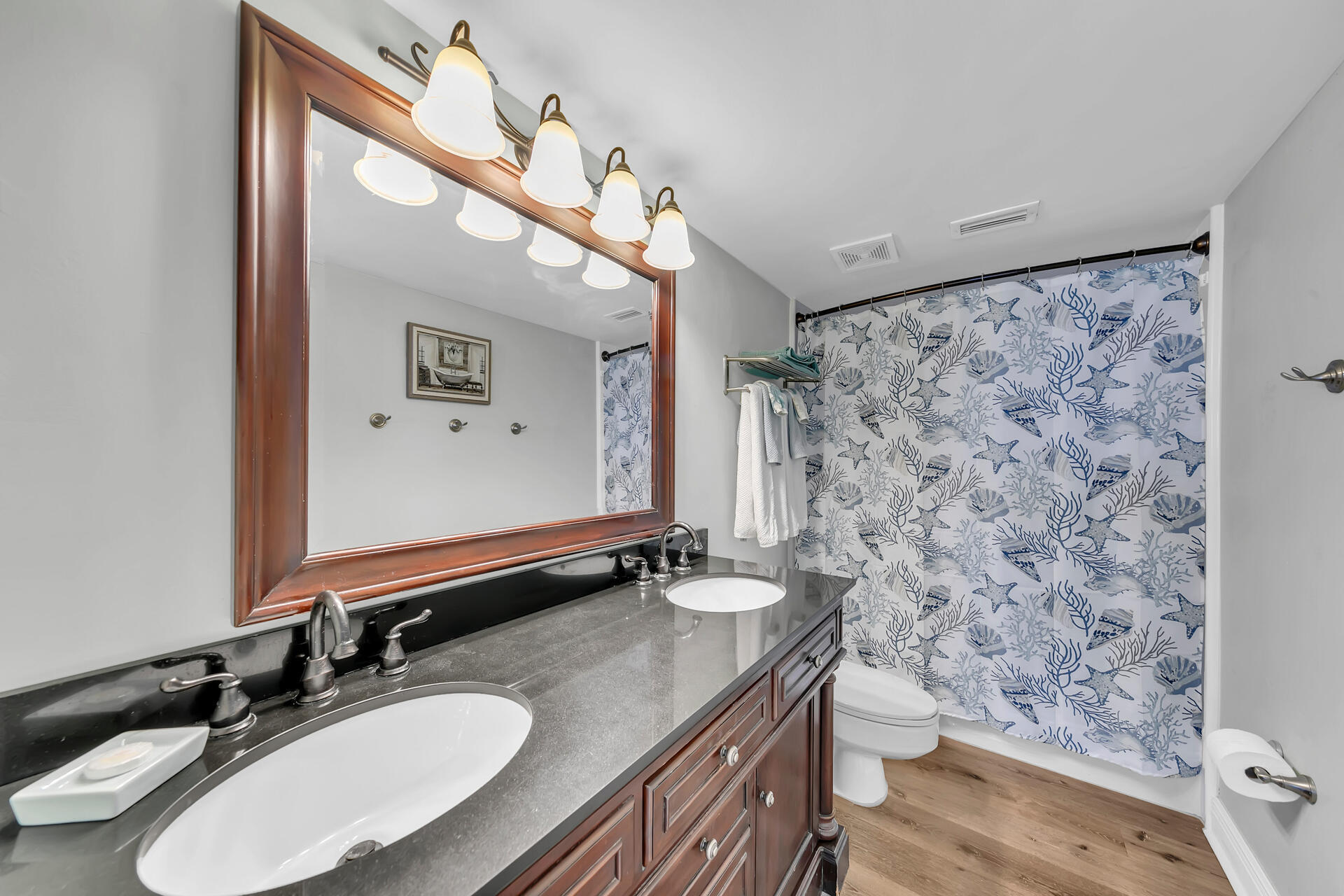 BEACH HOUSE CONDO PH I - Residential