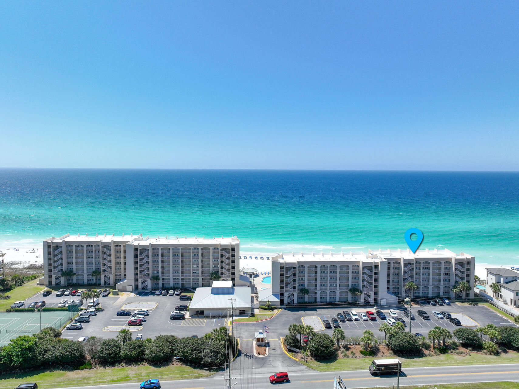 BEACH HOUSE CONDO PH I - Residential
