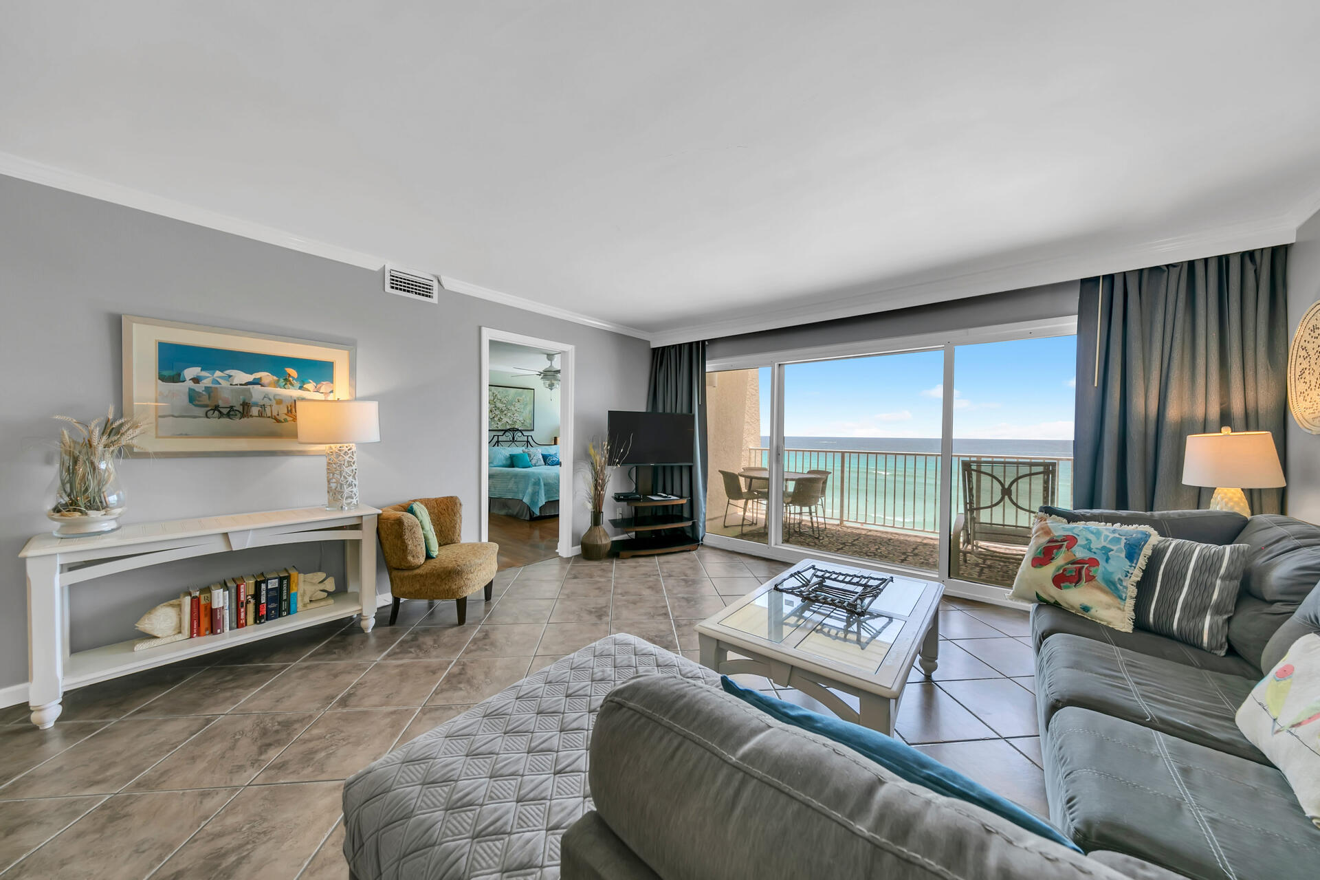 BEACH HOUSE CONDO PH I - Residential
