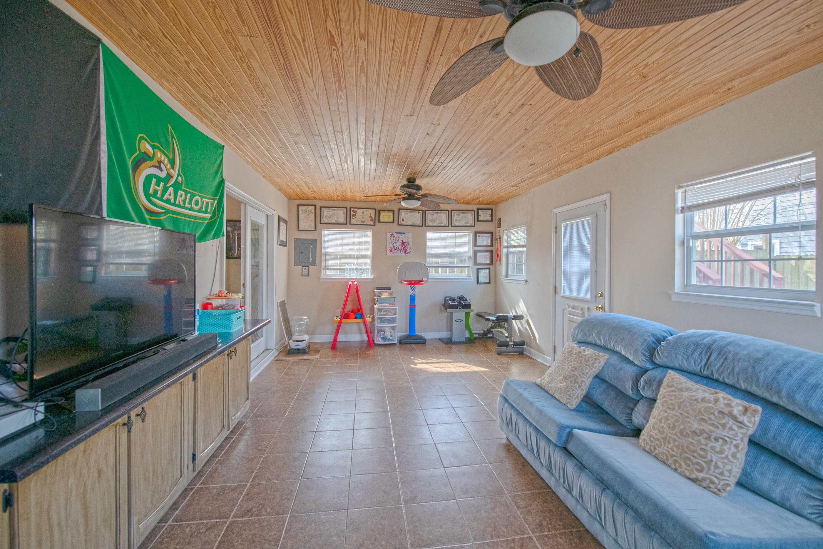 WINDMILL TERRACE - Residential