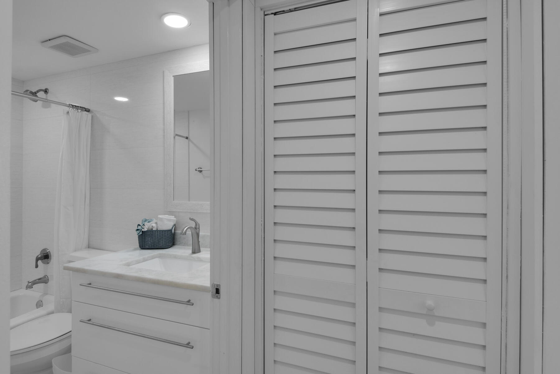 STERLING SANDS CONDO - Residential