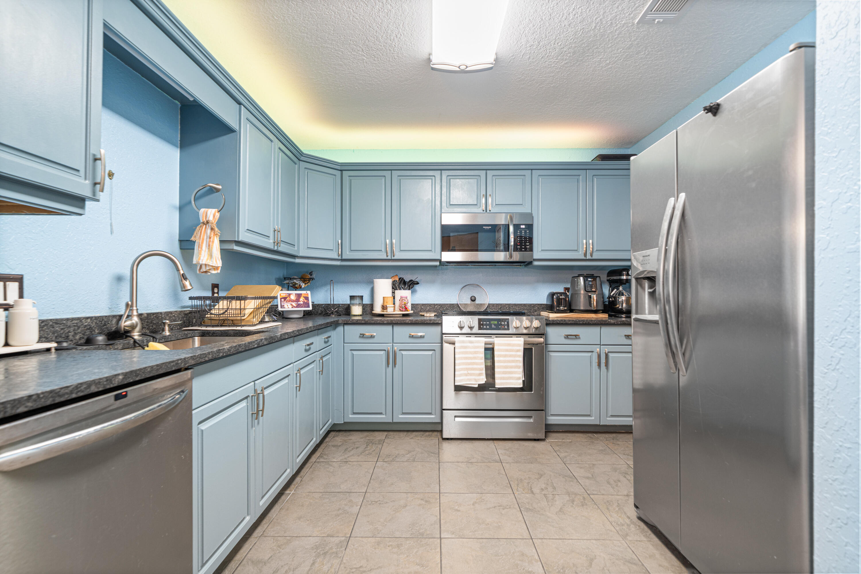 COUNTRY BREEZE ESTATES - Residential