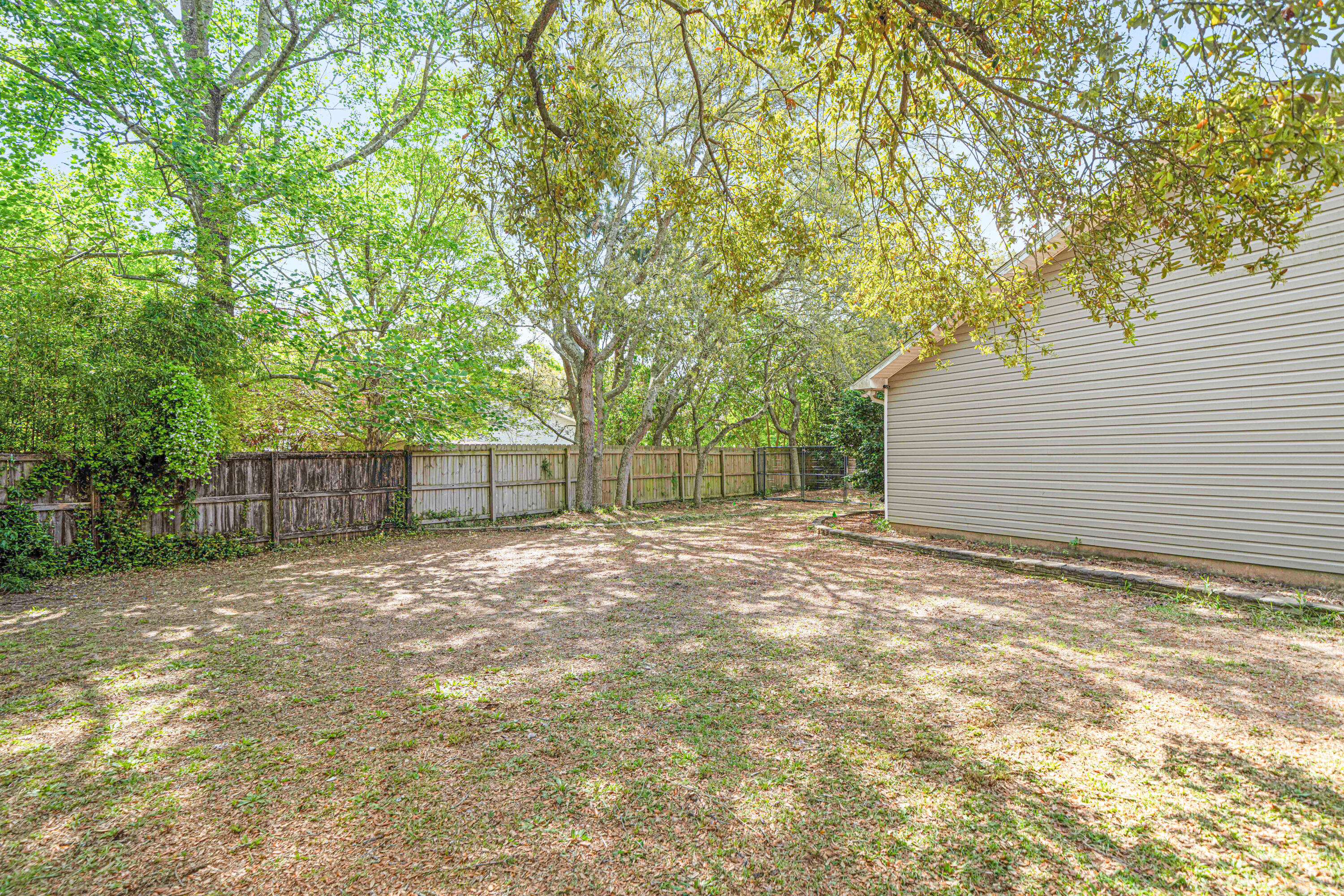 COUNTRY BREEZE ESTATES - Residential