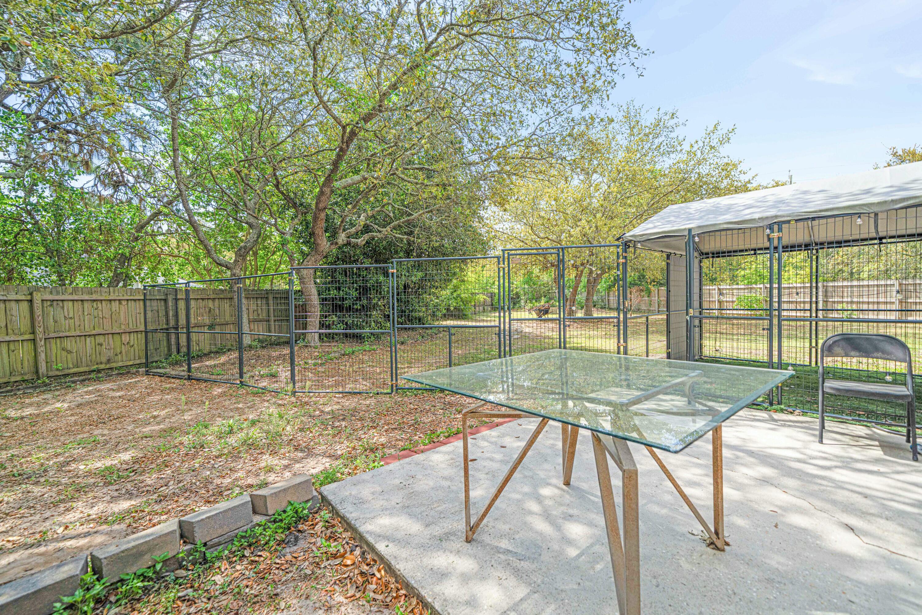 COUNTRY BREEZE ESTATES - Residential