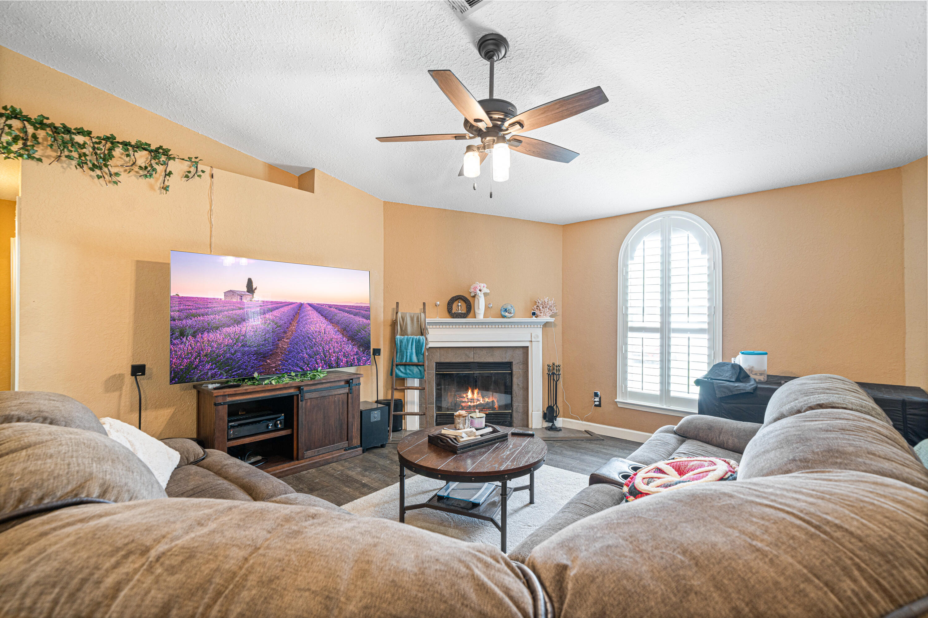 COUNTRY BREEZE ESTATES - Residential