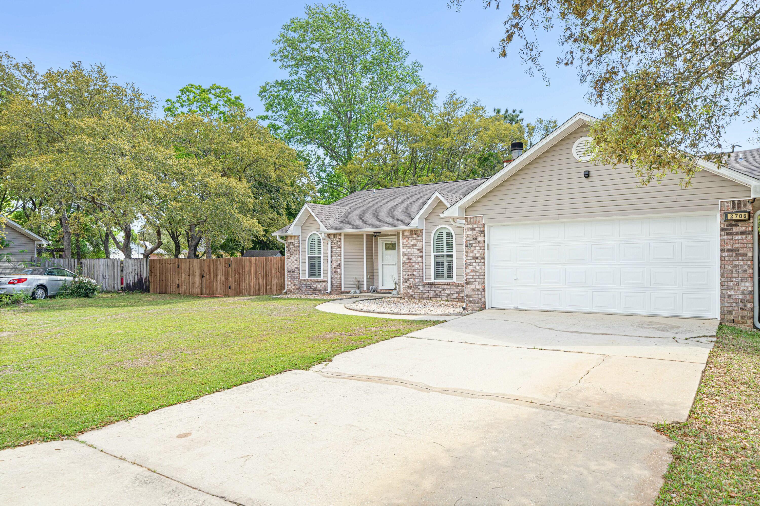 COUNTRY BREEZE ESTATES - Residential