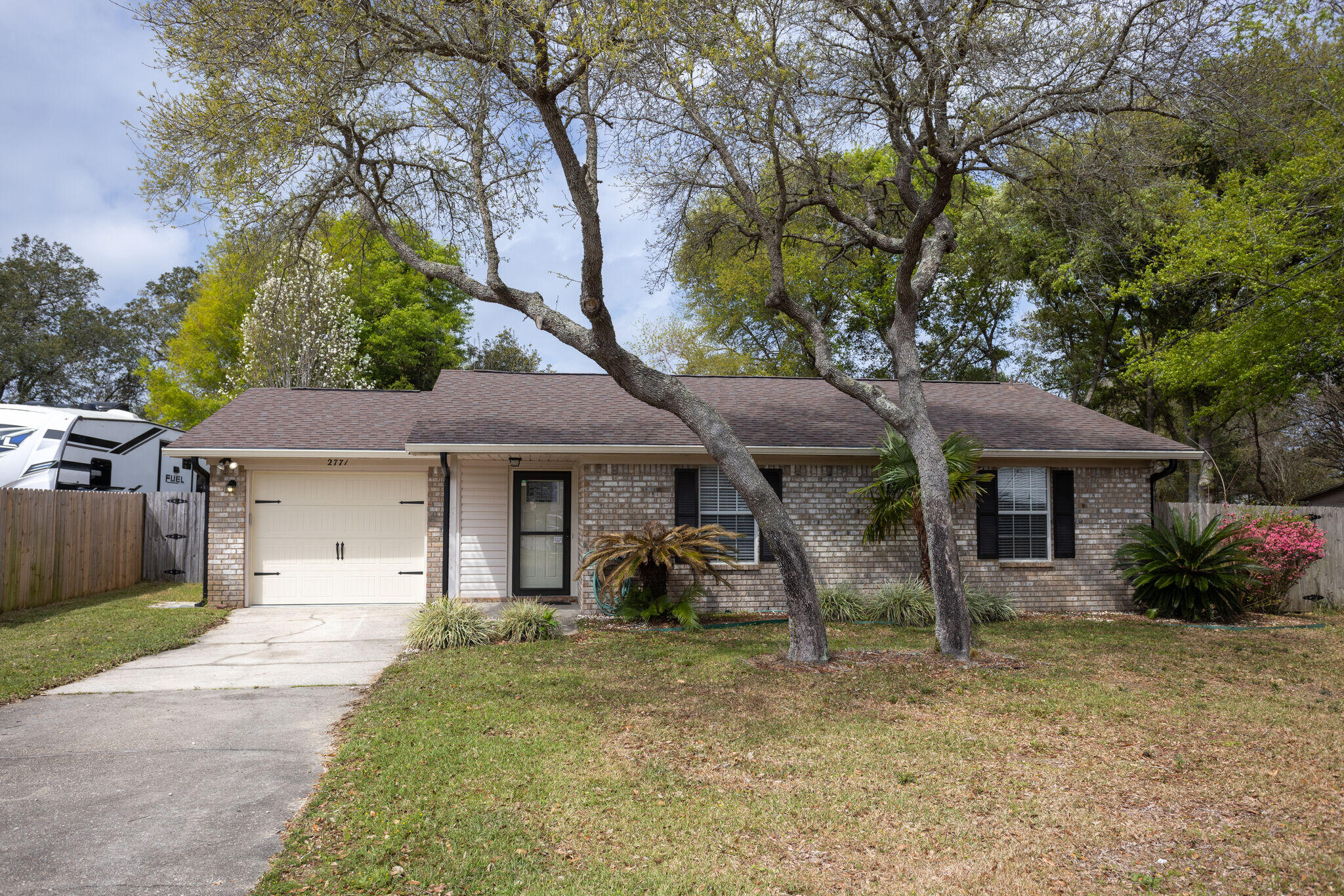 COUNTRY BREEZE ESTATES - Residential