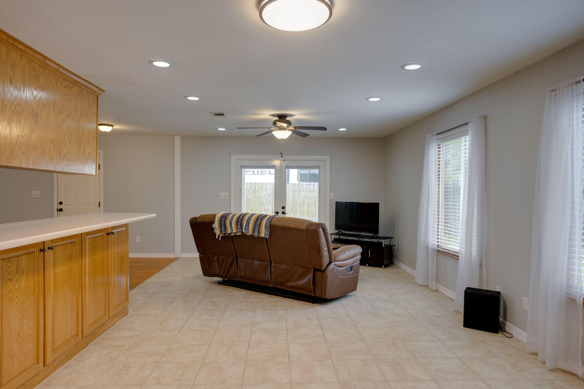 COUNTRY BREEZE ESTATES - Residential