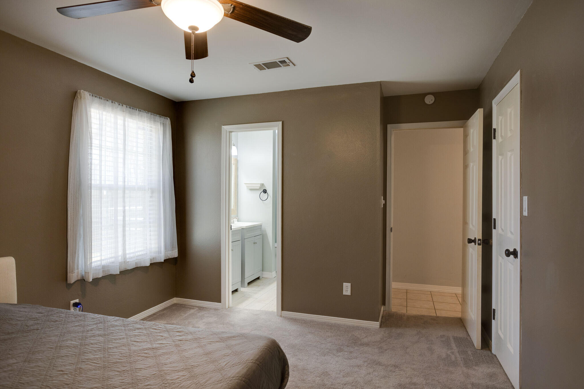 COUNTRY BREEZE ESTATES - Residential