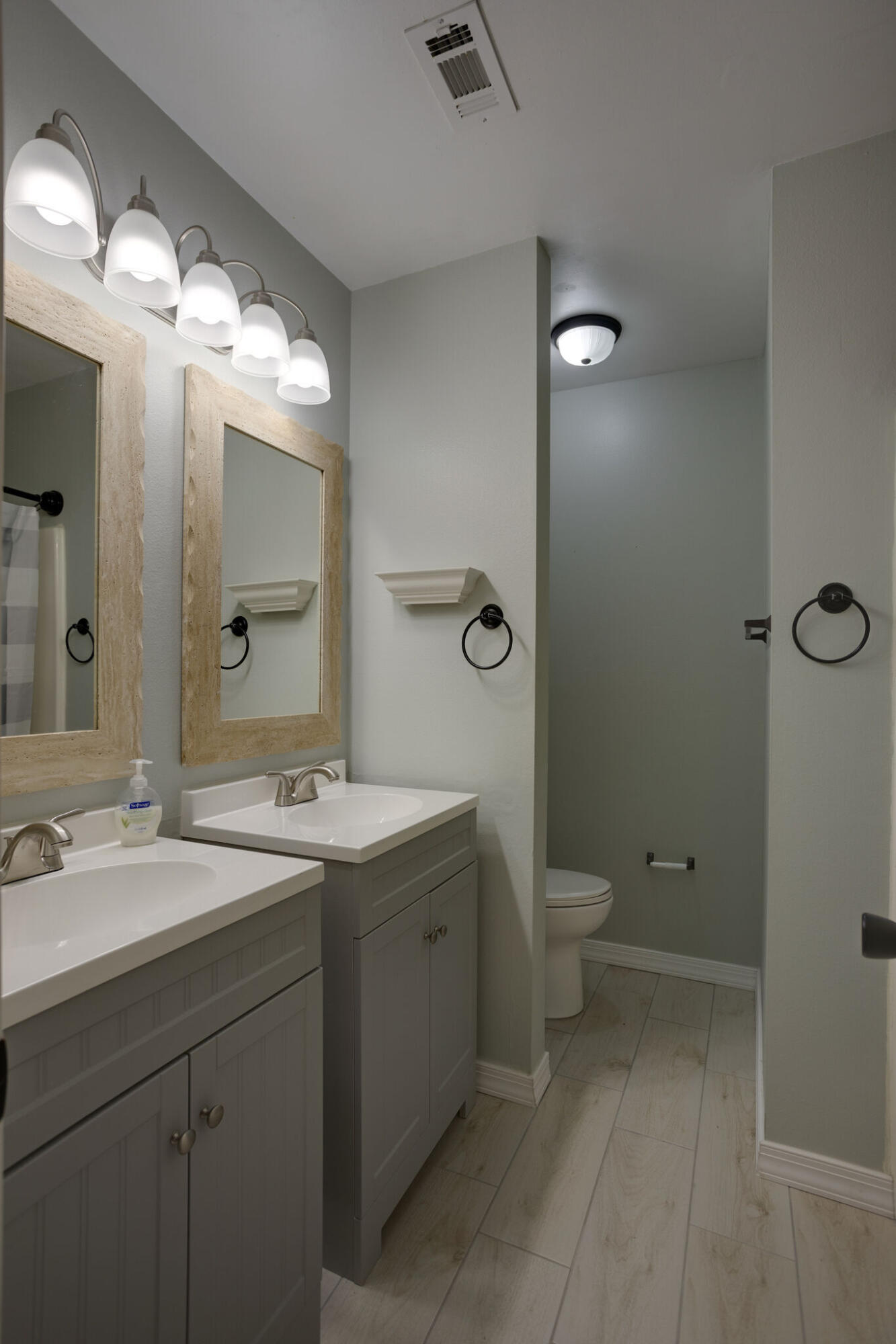 COUNTRY BREEZE ESTATES - Residential