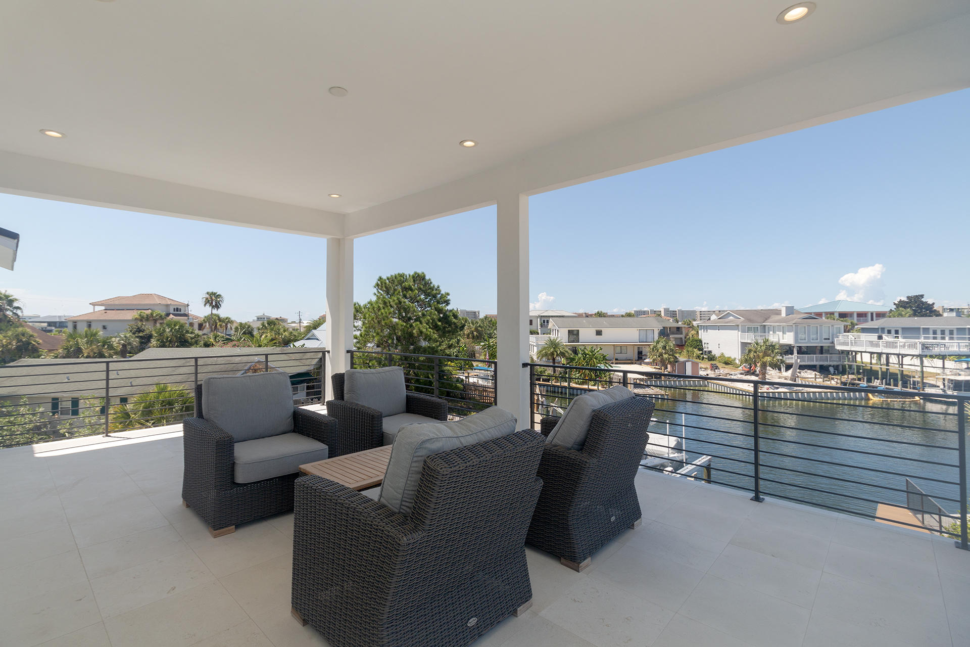 HOLIDAY ISLE - Residential