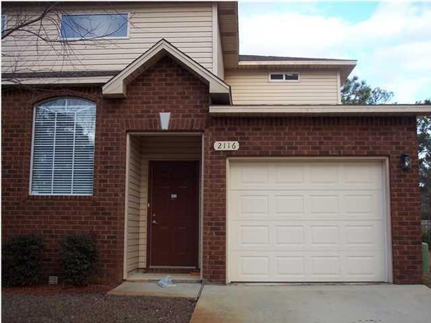 THIS TOTALLY PRIVATE COMMUNITY IS SURROUNDED BY A SIX FOOT PRIVACY FENCE WITH ONE LUSHLY LANDSCAPED DIVIDED ENTRYWAY. THIS LISTING IS AN END UNIT. FLOOR PLANS, 2BR 3BA 1490 SQ FT HADLEIGH HILLS FEATURES: AUTO GARAGE DOOR OPENER, 30 YR DIM SHINGLES, 13 SEER HEAT PUMP, 9 FT CEILING ON THE FIRST FLOOR, INSIDE LAUNDRY ROOM,WASHER & DRYER STAYS!! CEILING FANS, MAPLE CABINETRY, STAINLESS STEEL APPL. TO INCLUDE A REFRIGERATOR, SPANISH LACE CEILINGS, LARGE BASE AND CROWN DOWNSTAIRS, AND TILE FLOORING IN THE FOYER,LAUNDRY, AND ALL BATHS. FRESH PAINT AND CARPET. A REALLY NICE UNIT & CAN EASILY BE MADE INTO THREE BEDROOMS.