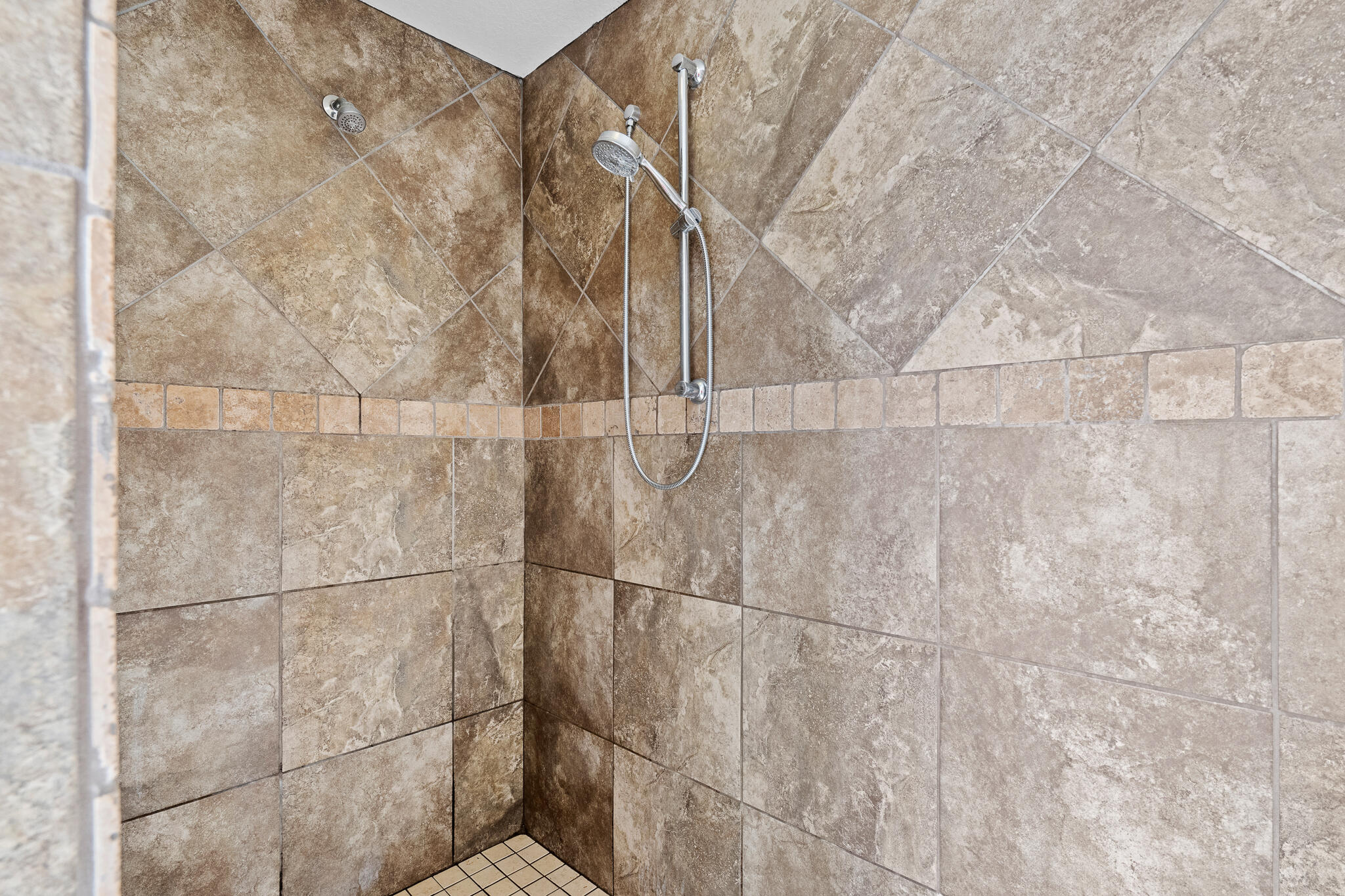 BROWNSTONE MANOR - Residential