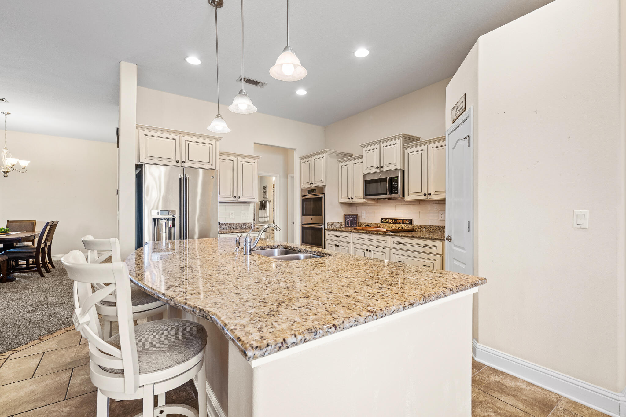 BROWNSTONE MANOR - Residential