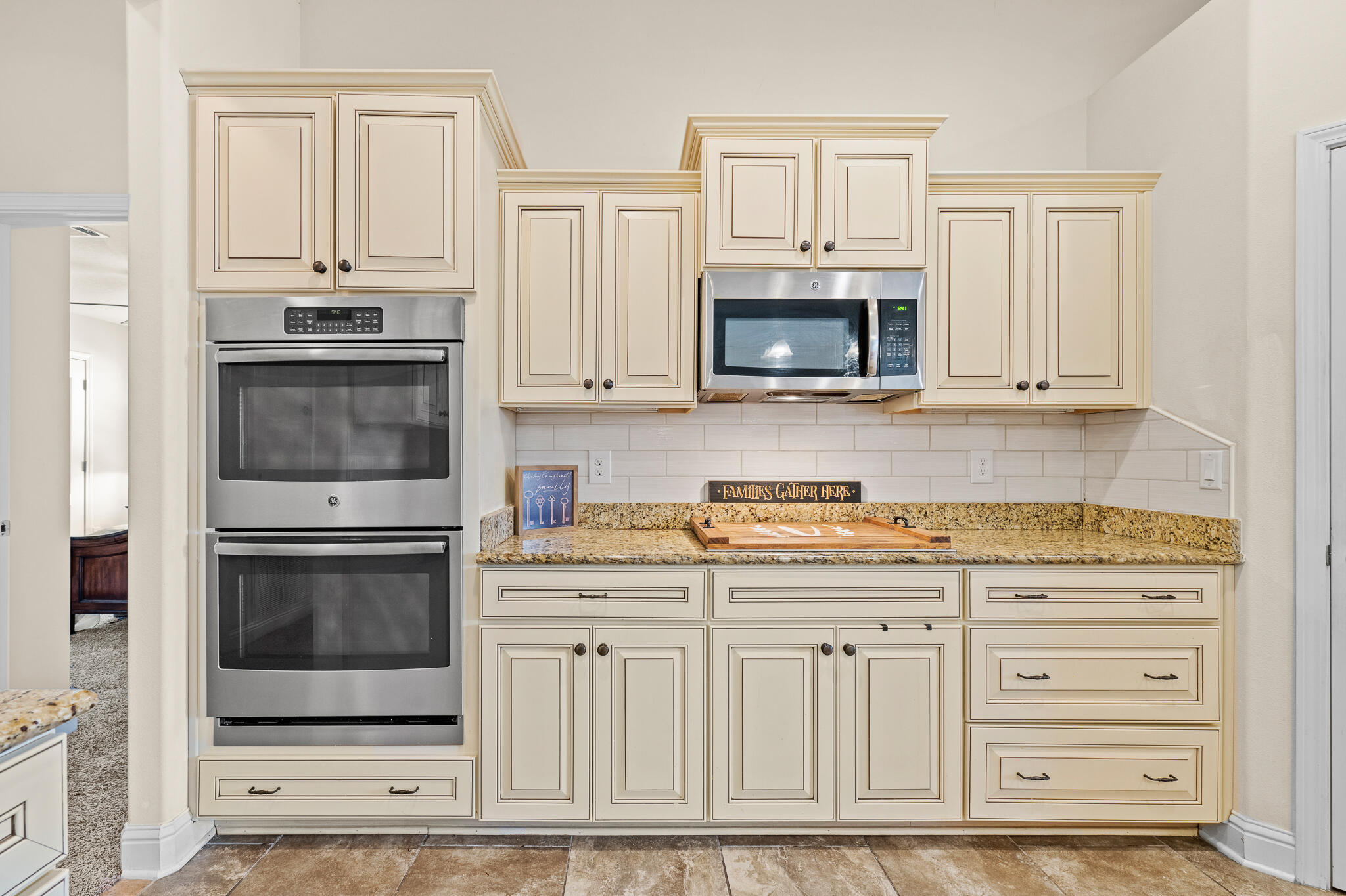 BROWNSTONE MANOR - Residential