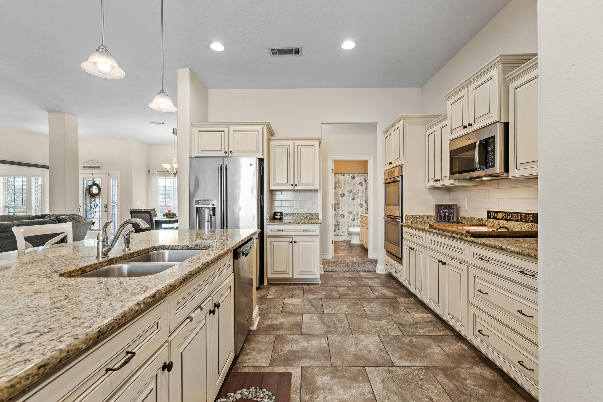 BROWNSTONE MANOR - Residential