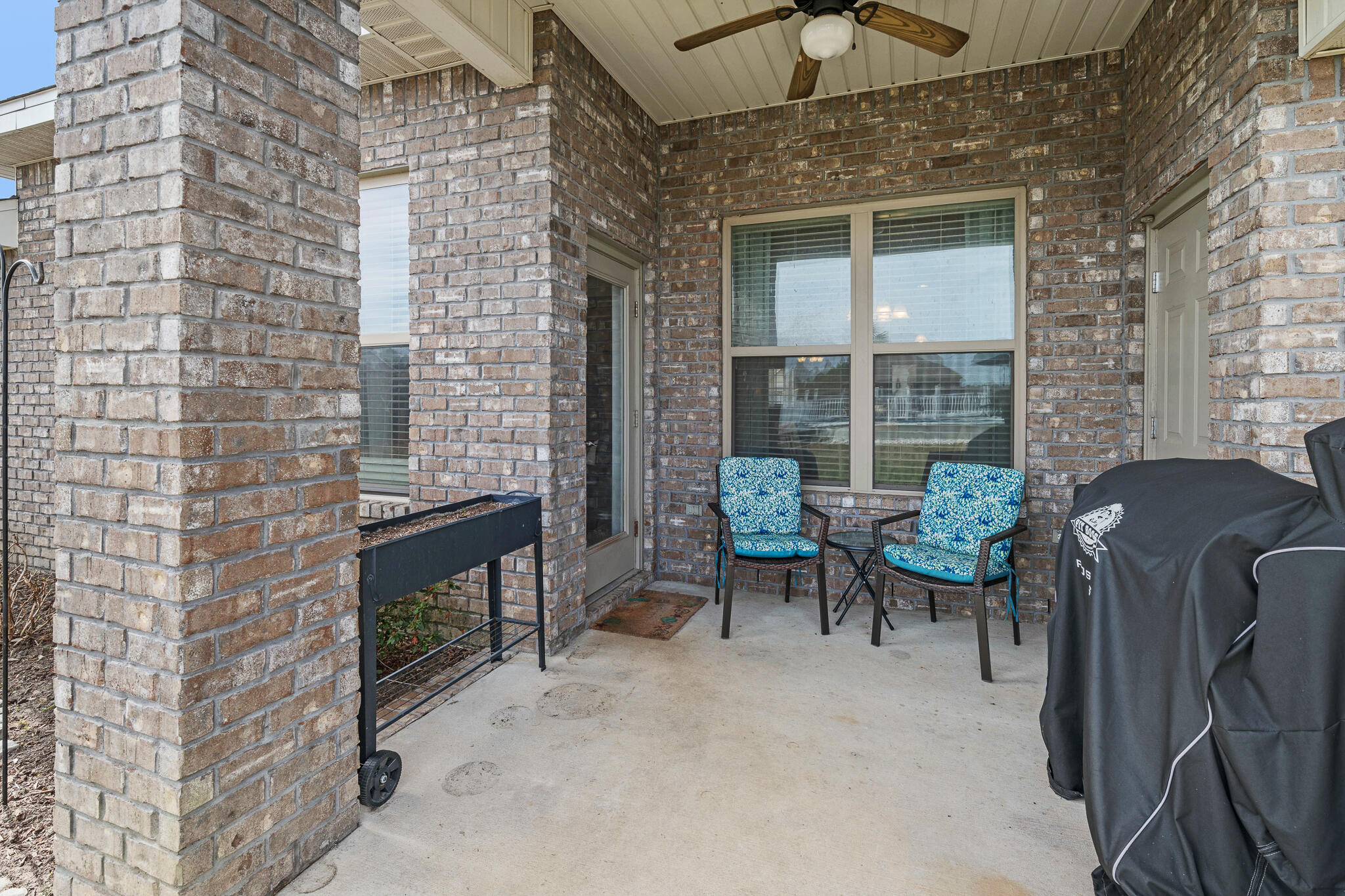 BROWNSTONE MANOR - Residential