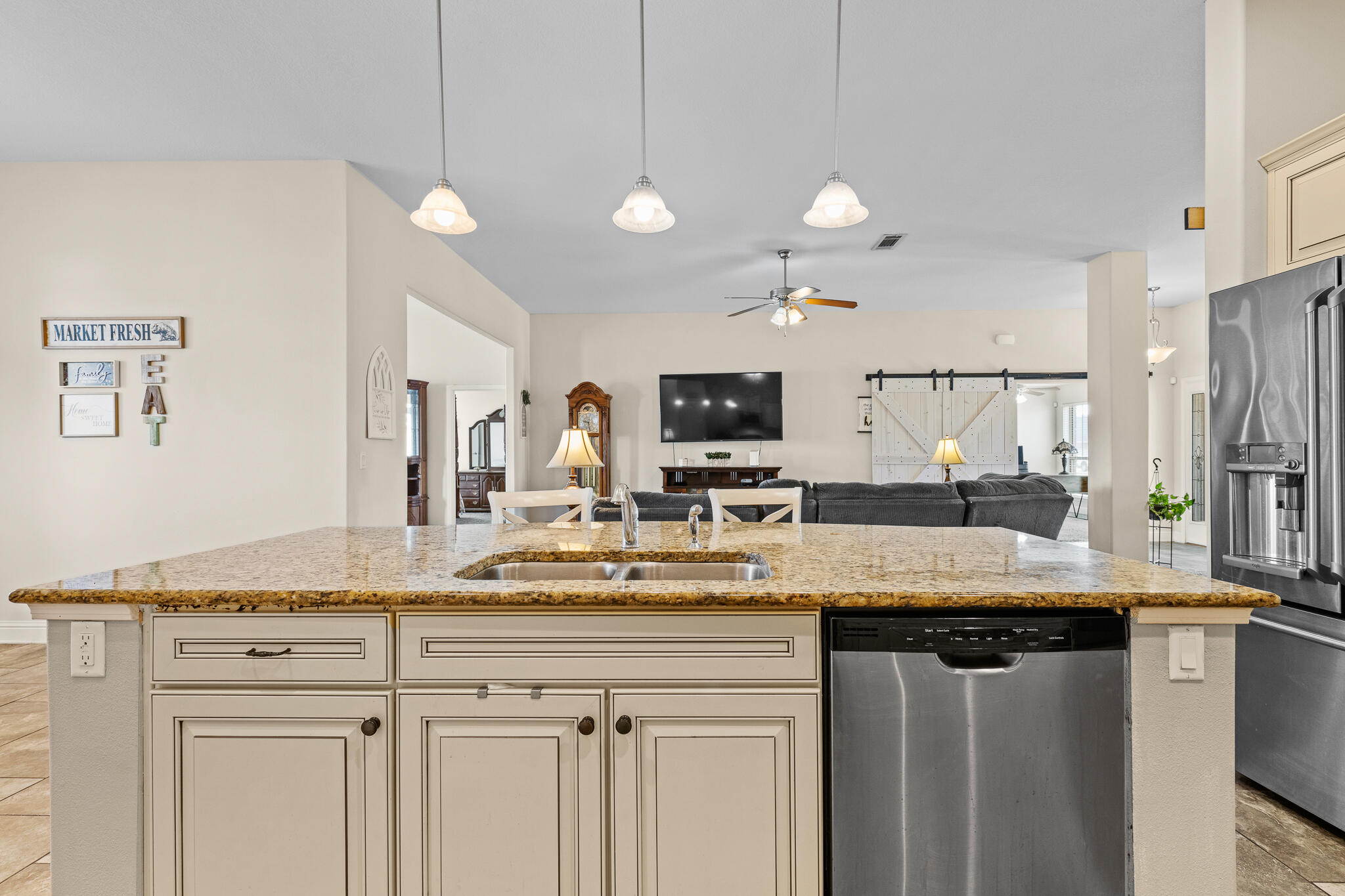 BROWNSTONE MANOR - Residential