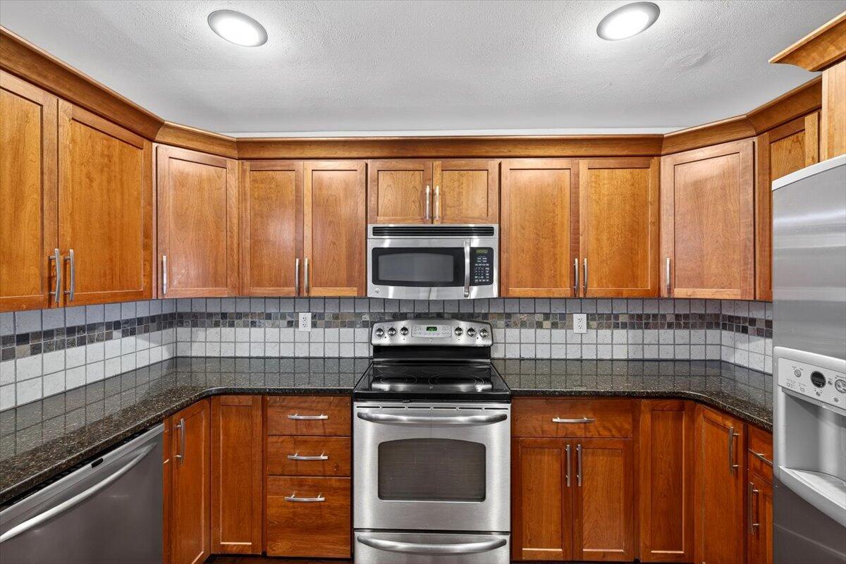 WESTVIEW ESTATES - Residential