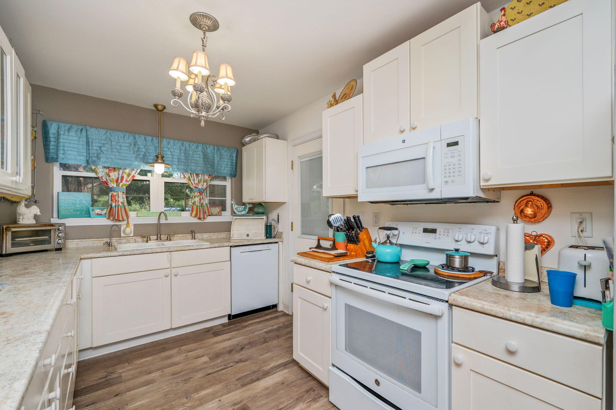 EAST BAY HEIGHTS - Residential