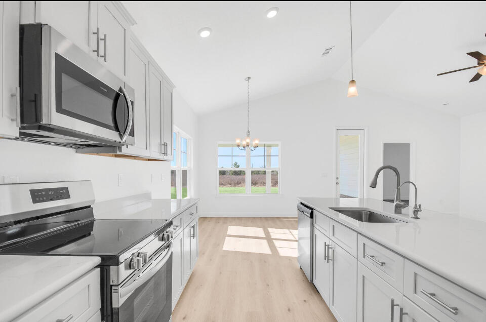 THE BLUFFS AT LAFAYETTE - Residential