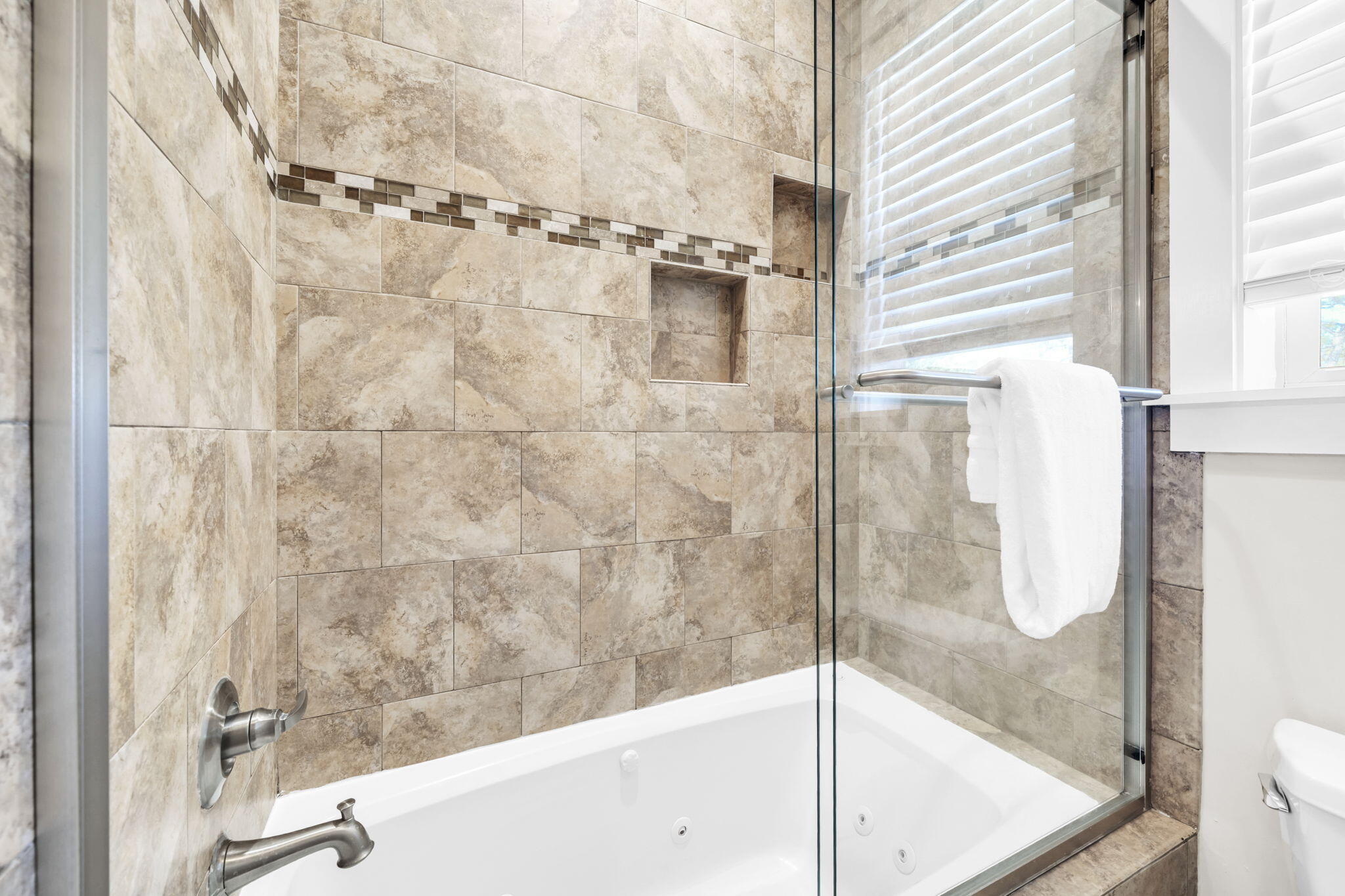 COTTAGES AT EASTERN LAKE - Residential