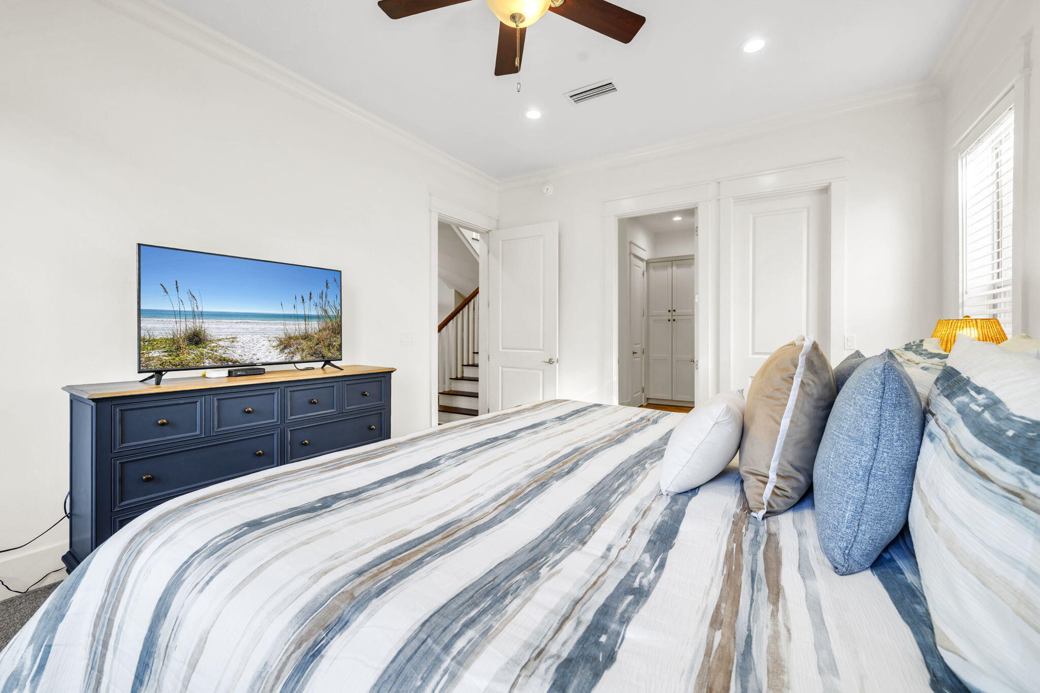 COTTAGES AT EASTERN LAKE - Residential