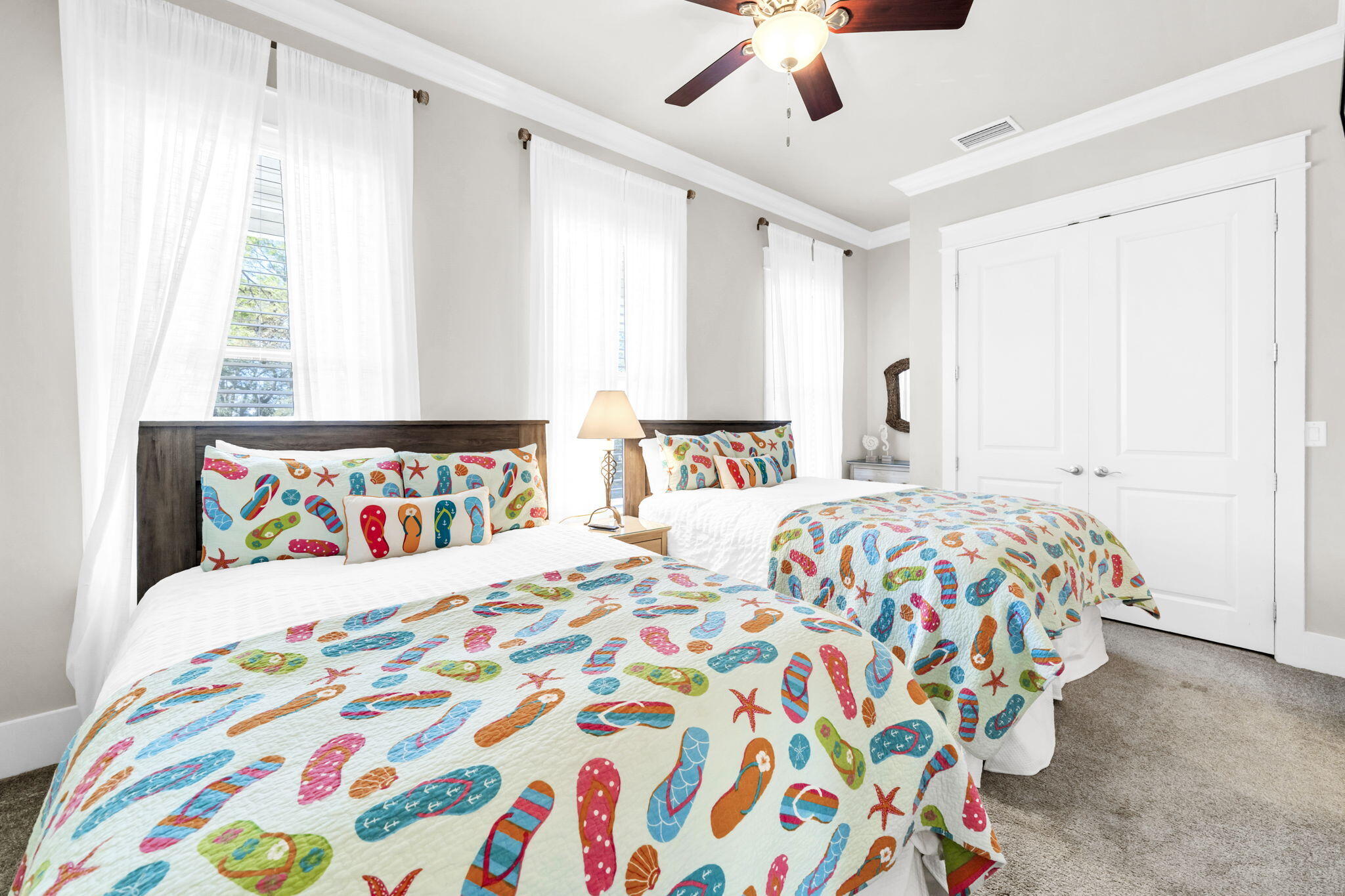 COTTAGES AT EASTERN LAKE - Residential