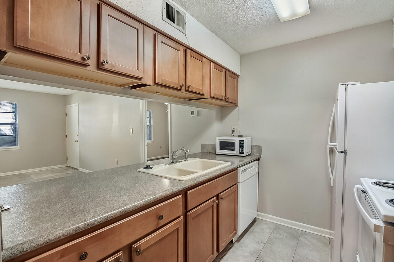 FAIR OAKS VILLAGE CONDO - Residential