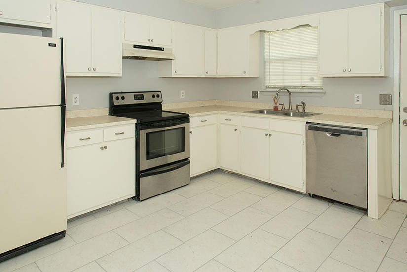 PINEHURST PARK - Residential Lease