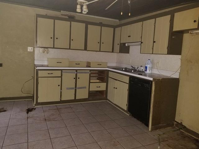 GARNIERS BEACH 2ND - Residential