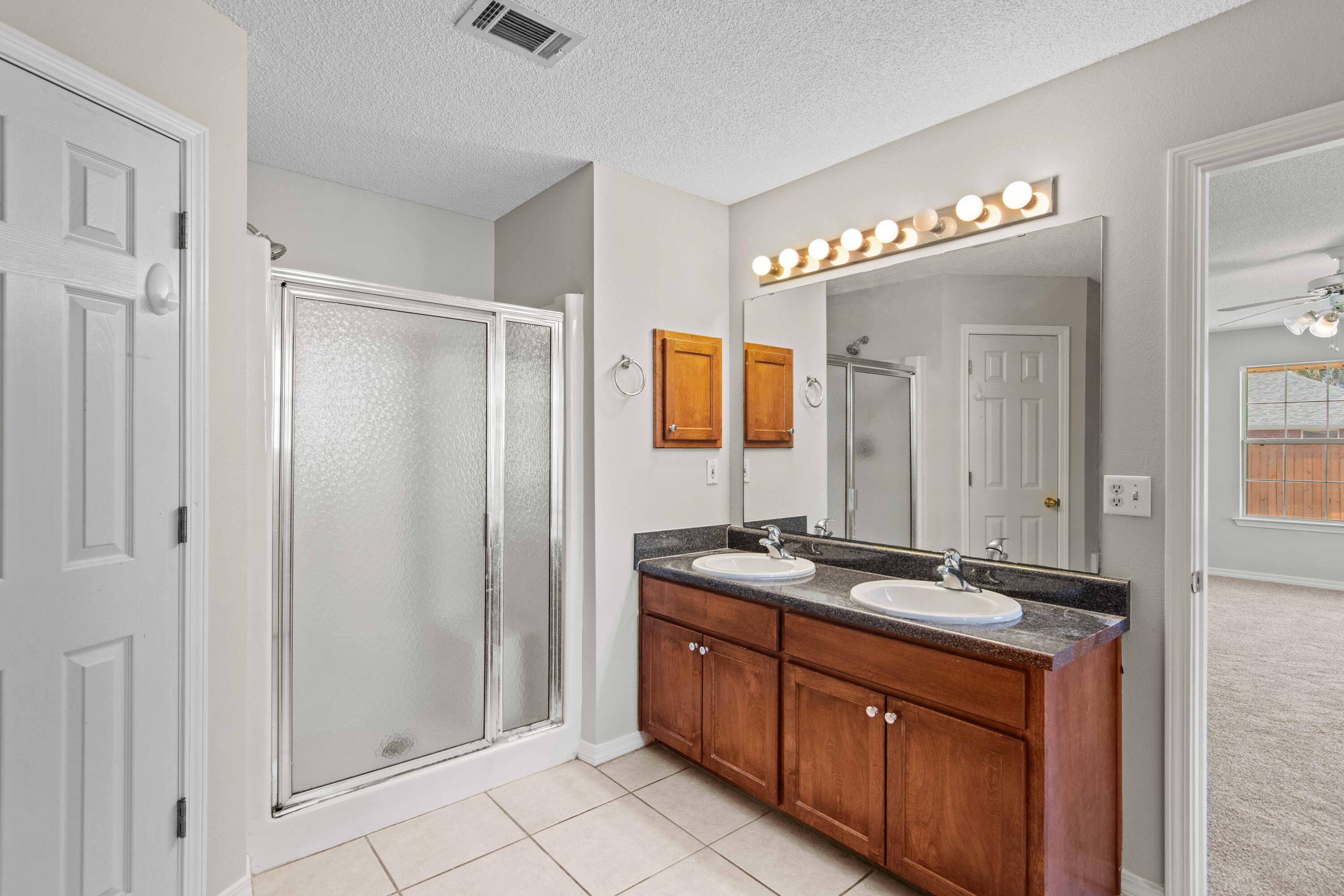 CREETWOODS - Residential