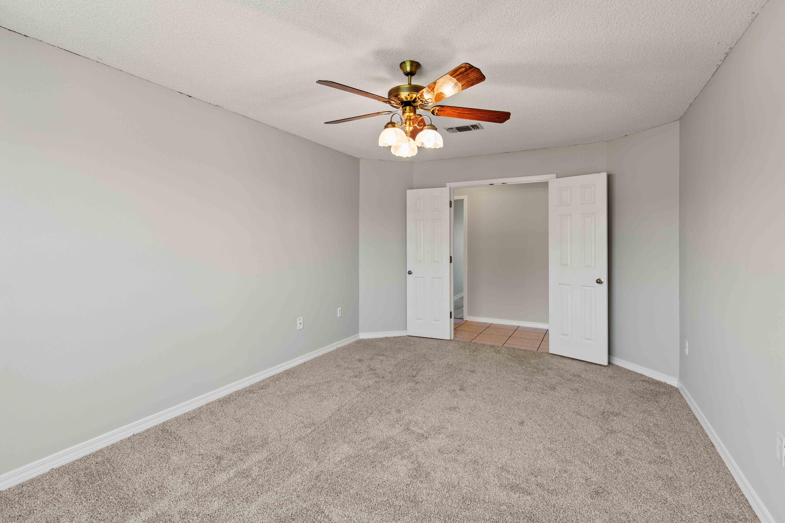 CREETWOODS - Residential