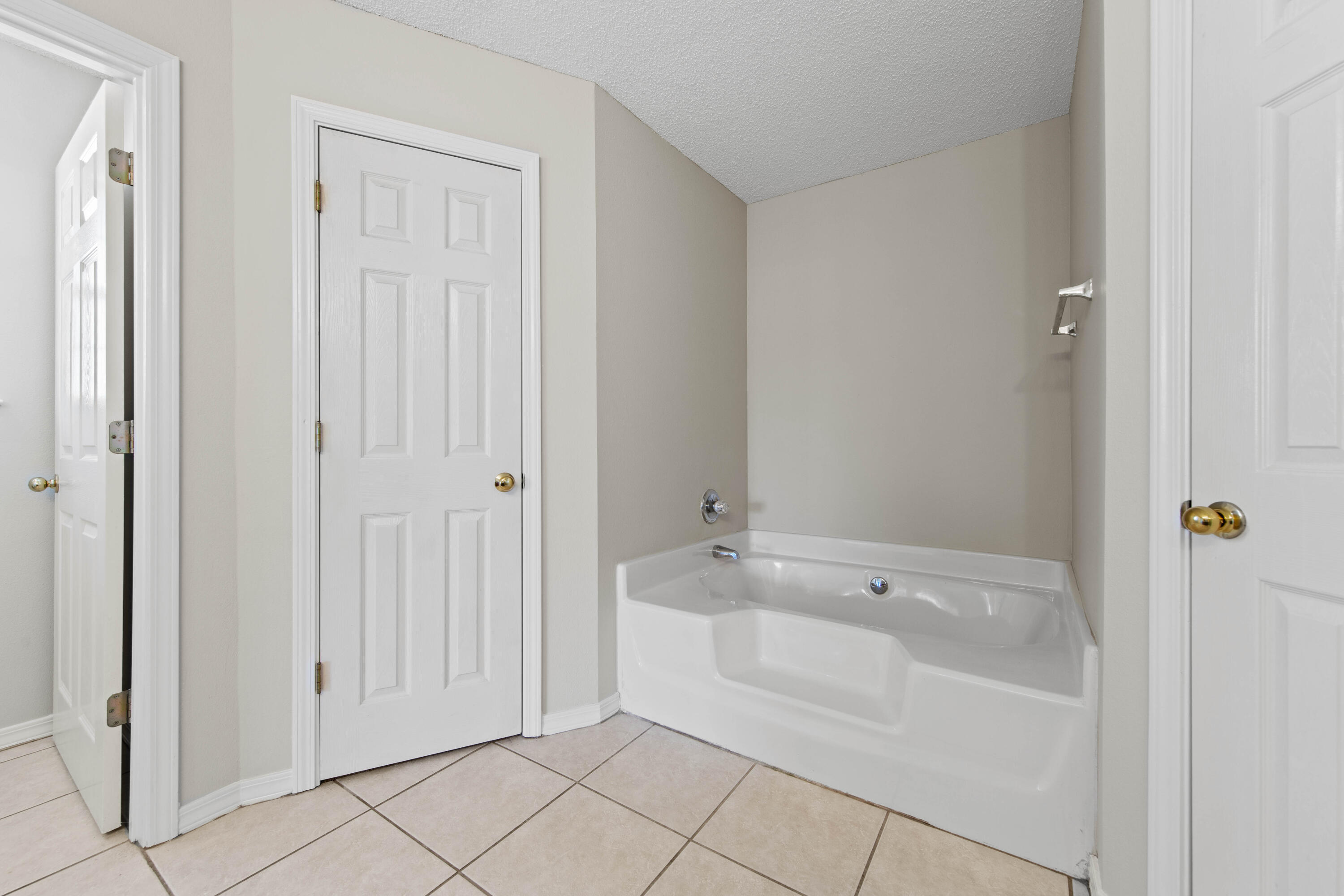 CREETWOODS - Residential