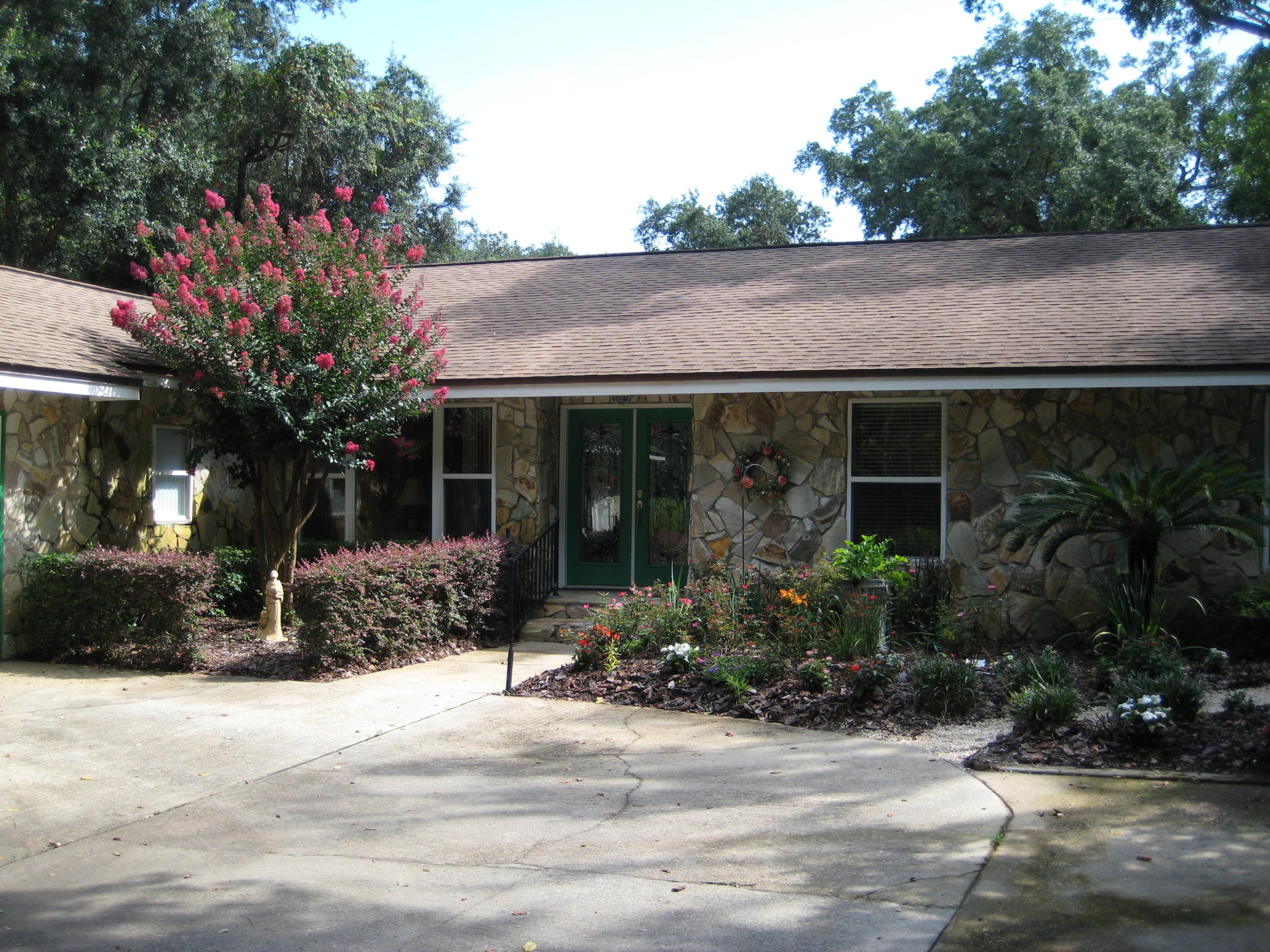ROBLEDAL EST - Residential