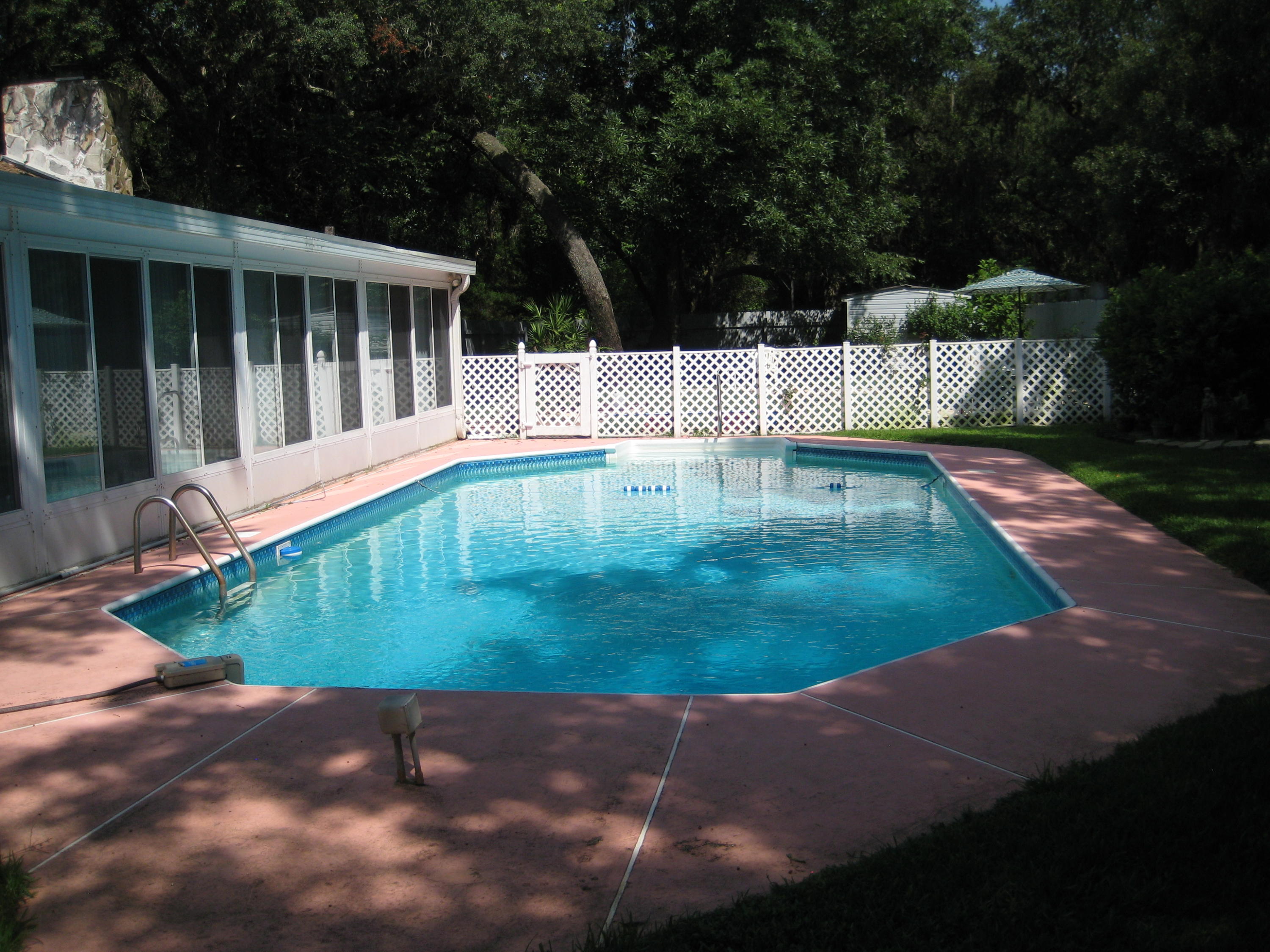 ROBLEDAL EST - Residential