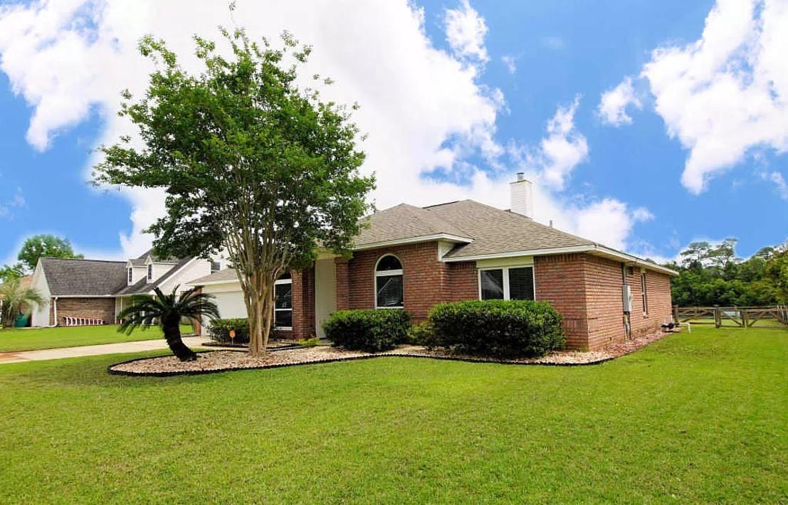 PARISH PINES - Residential Lease