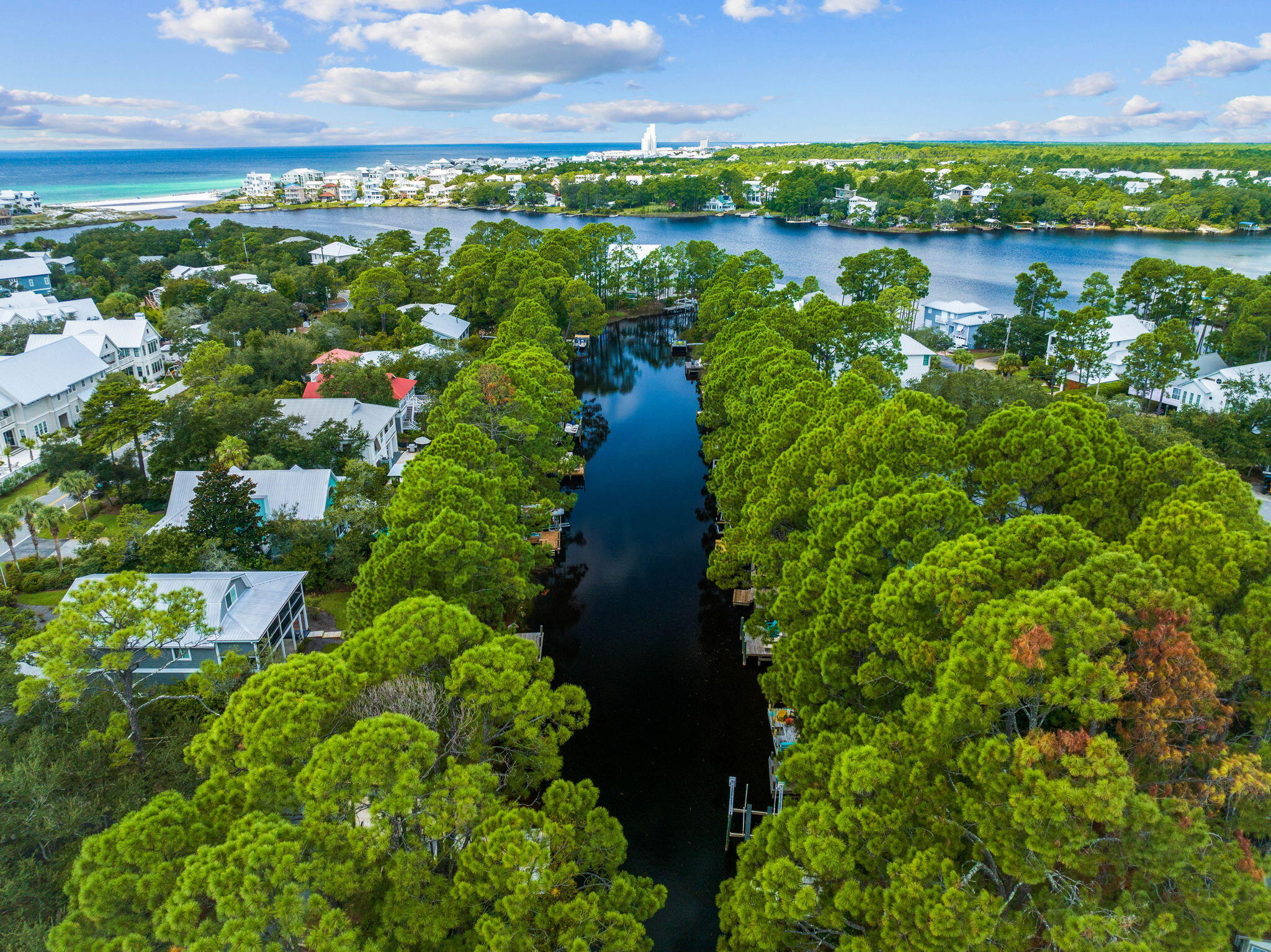 COTTAGES AT EASTERN LAKE - Residential