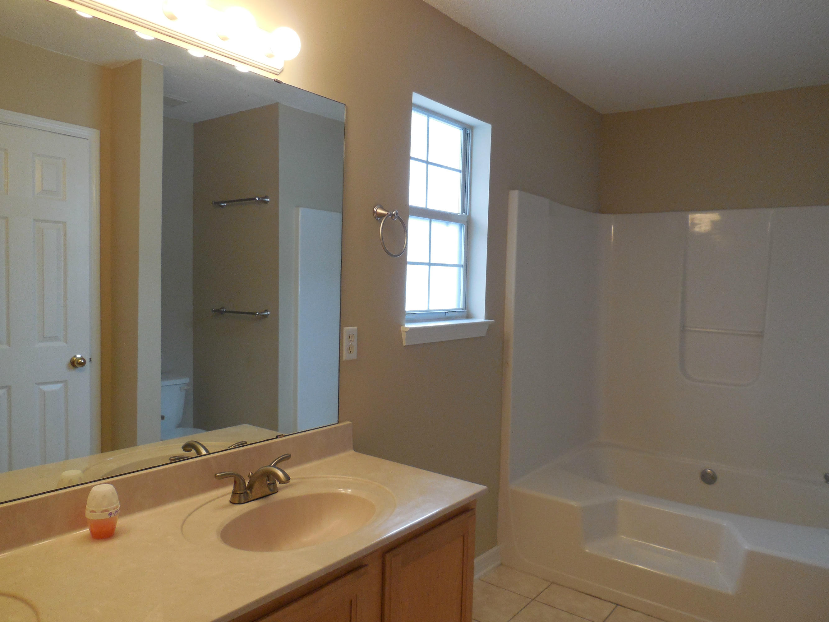 TWIN LAKES ESTATES - Residential