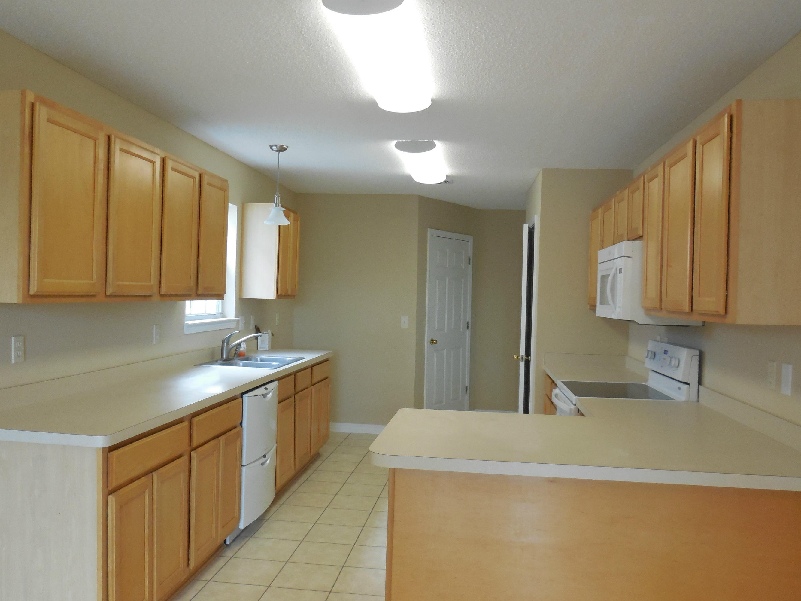 TWIN LAKES ESTATES - Residential