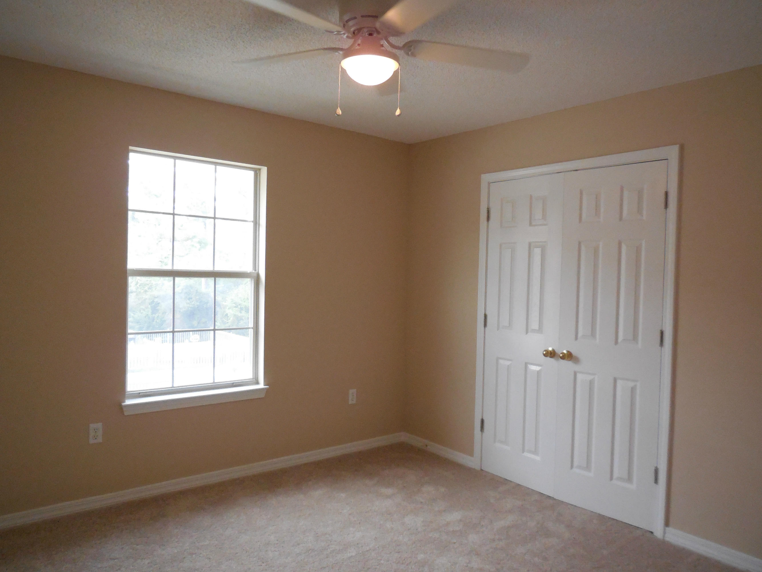 TWIN LAKES ESTATES - Residential