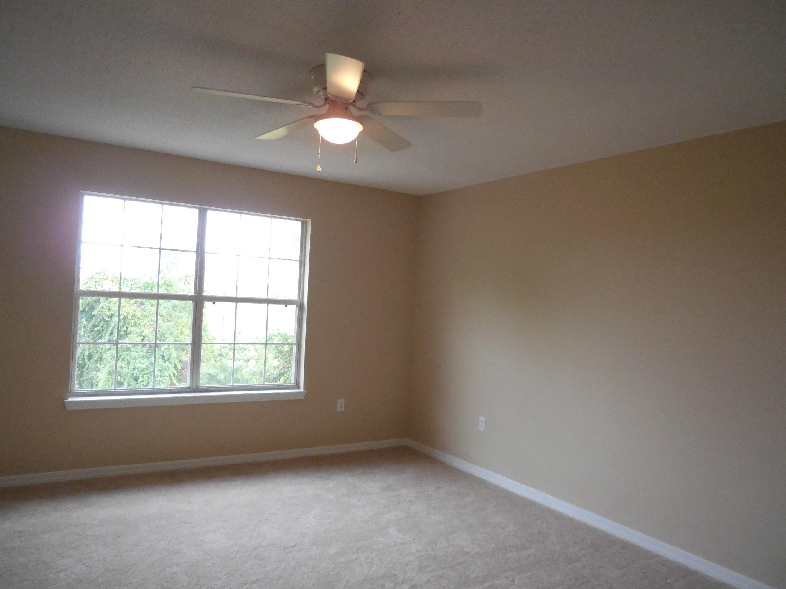 TWIN LAKES ESTATES - Residential