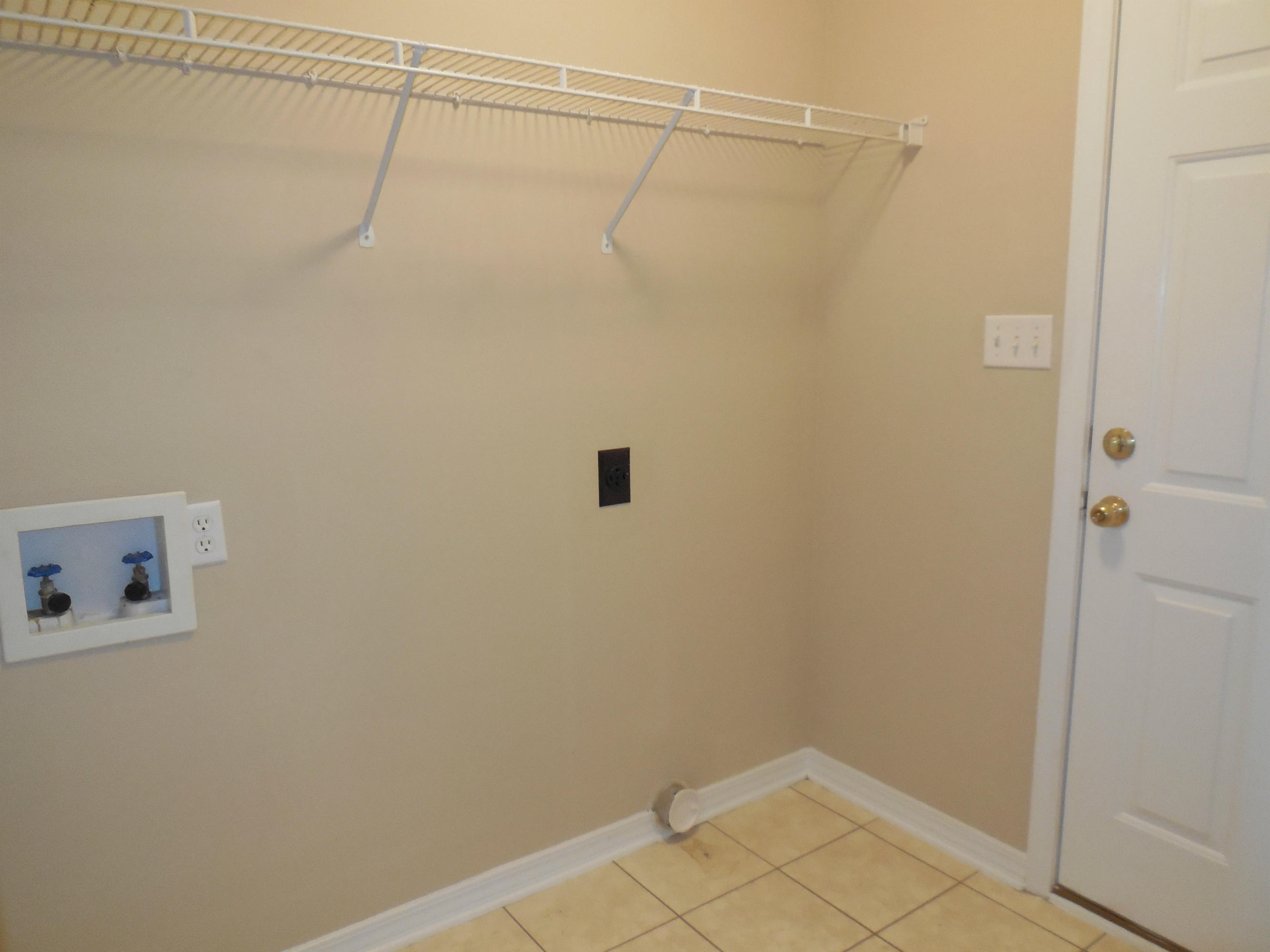 TWIN LAKES ESTATES - Residential