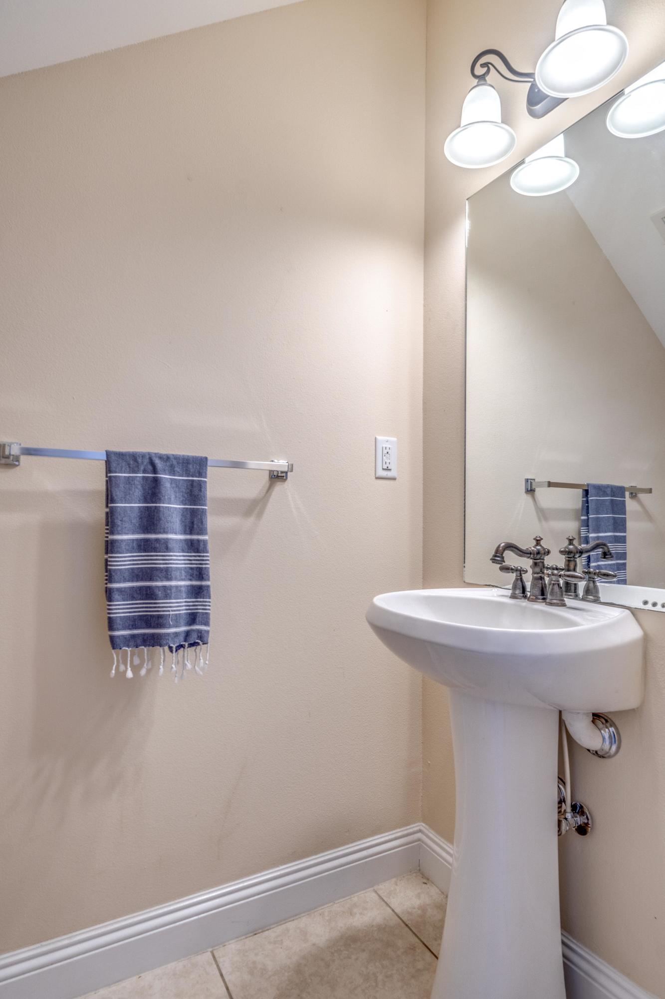 WALTON OAKS TOWNHOMES - Residential