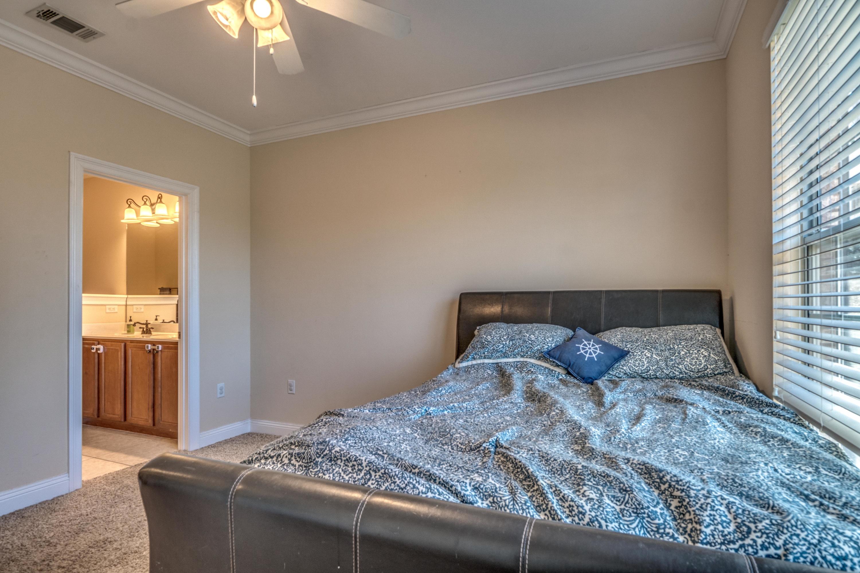 WALTON OAKS TOWNHOMES - Residential