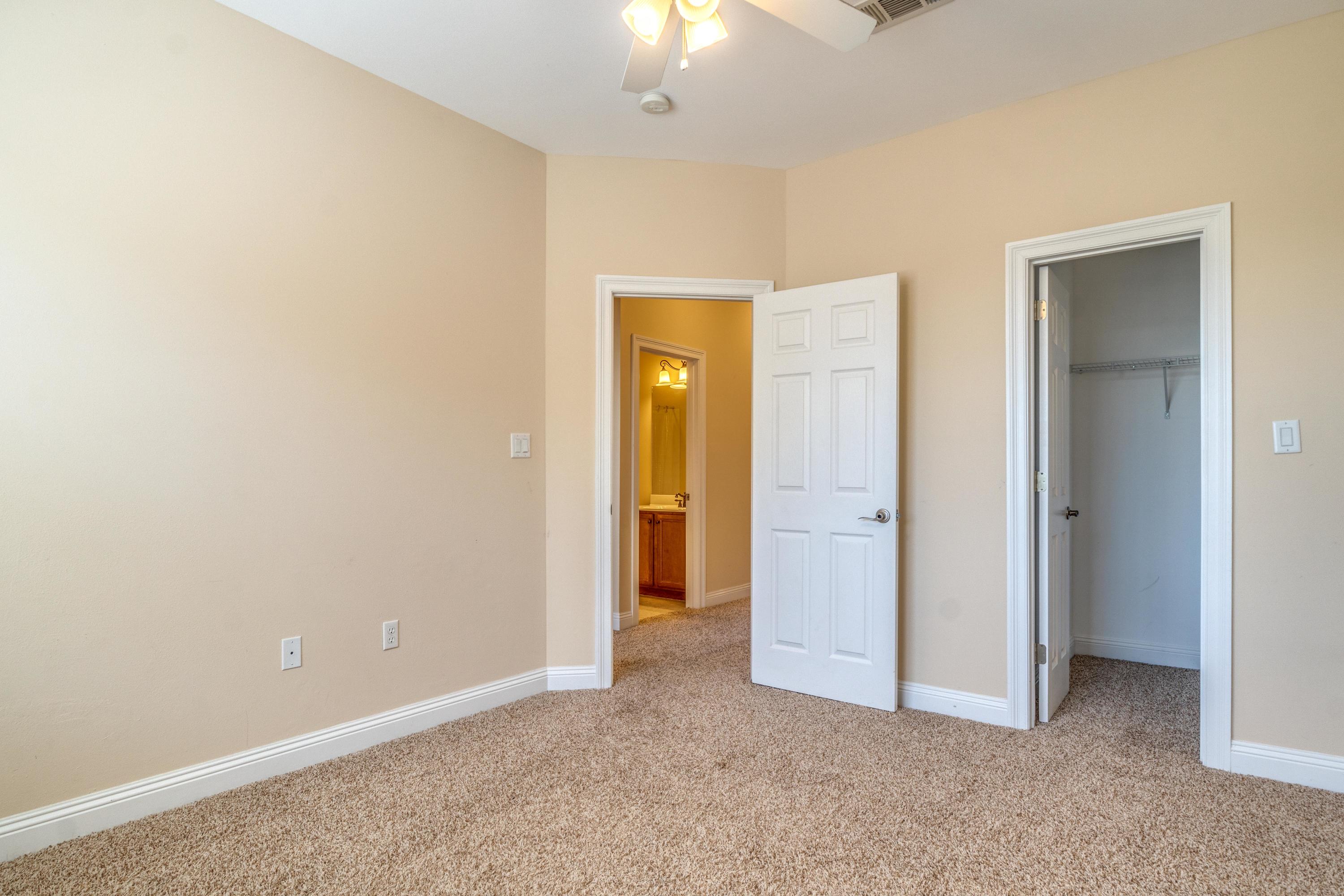 WALTON OAKS TOWNHOMES - Residential