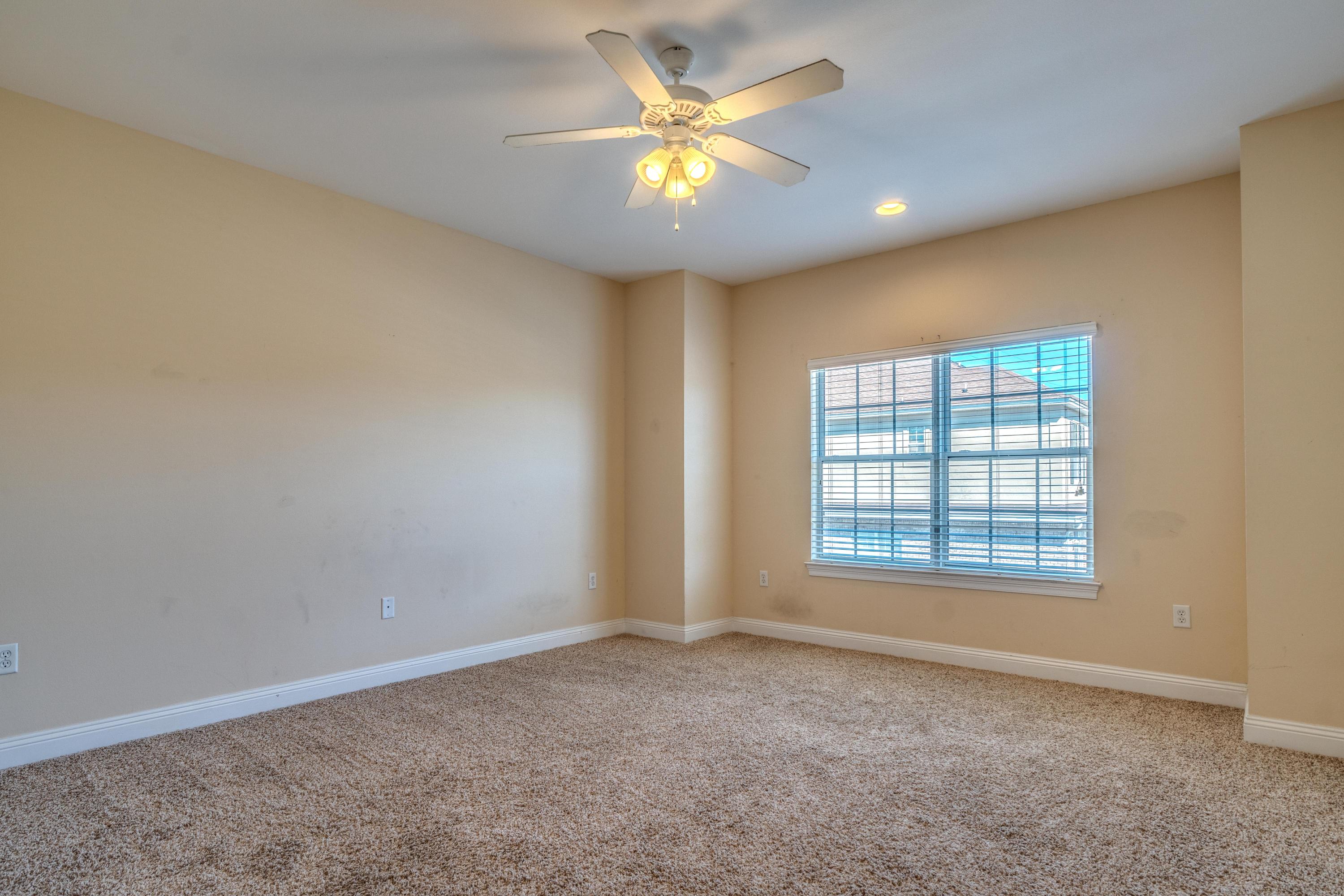 WALTON OAKS TOWNHOMES - Residential